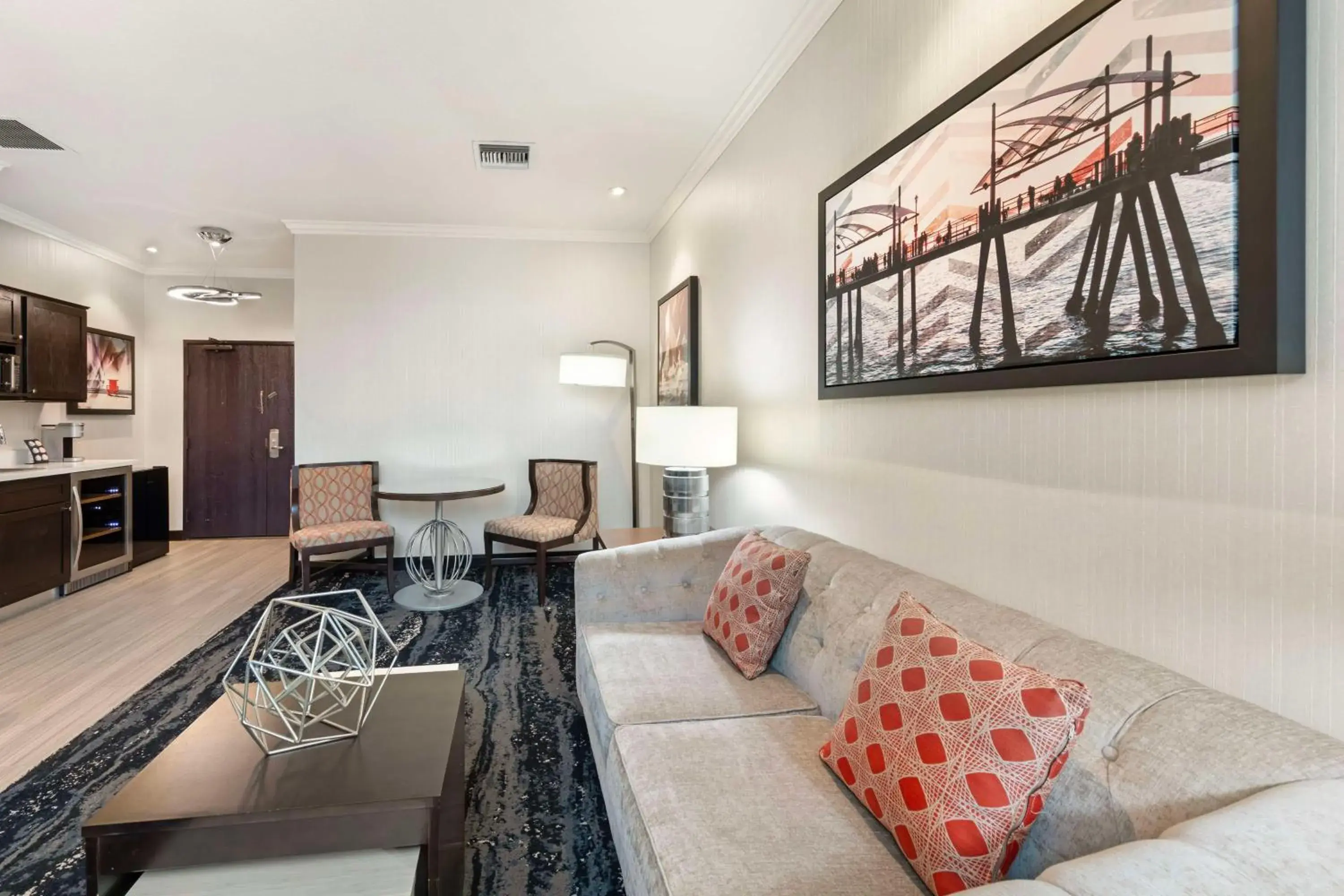 Bedroom in Best Western Plus Redondo Beach Inn Bedroom in Best Western Plus Redondo Beach Inn