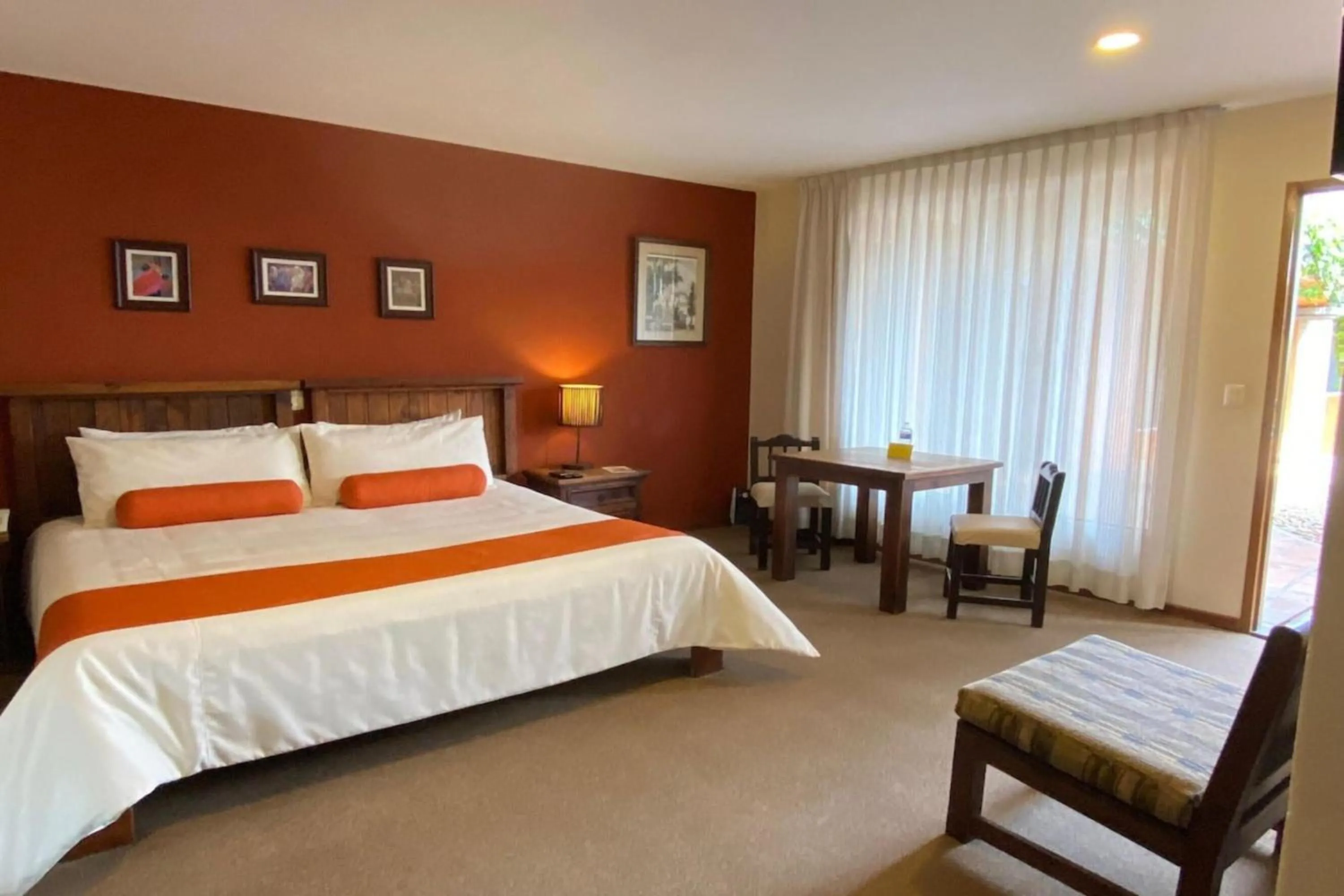 Bedroom, Bed in Capital O Hotel La Huerta Golf & Hotel, Cholula