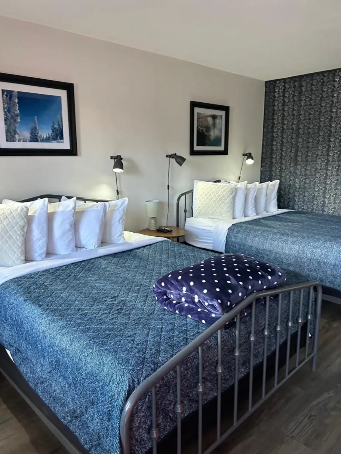 Bed in Chalet Inn Bed in Chalet Inn