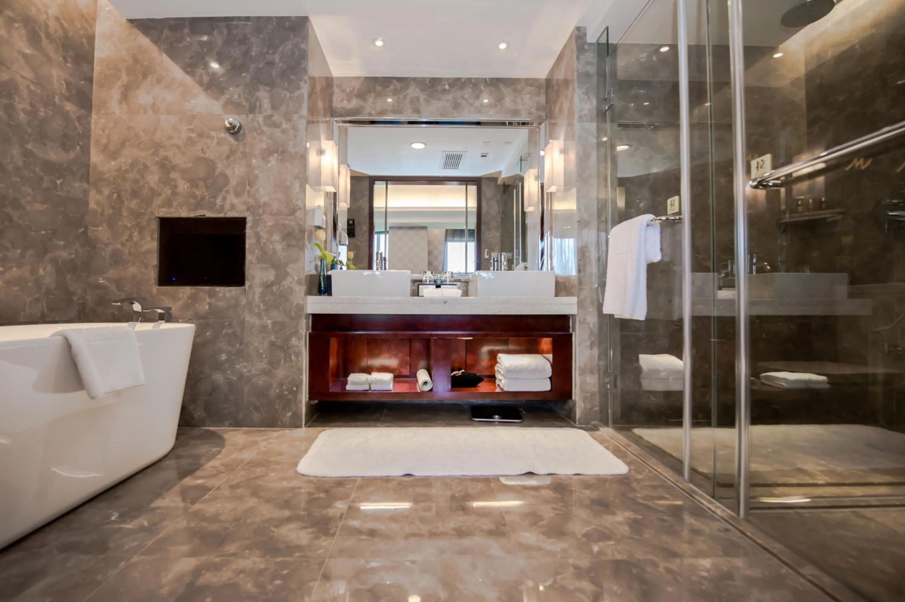 Bathroom in Grand Metropark Universal Dinosaur Town Hotel