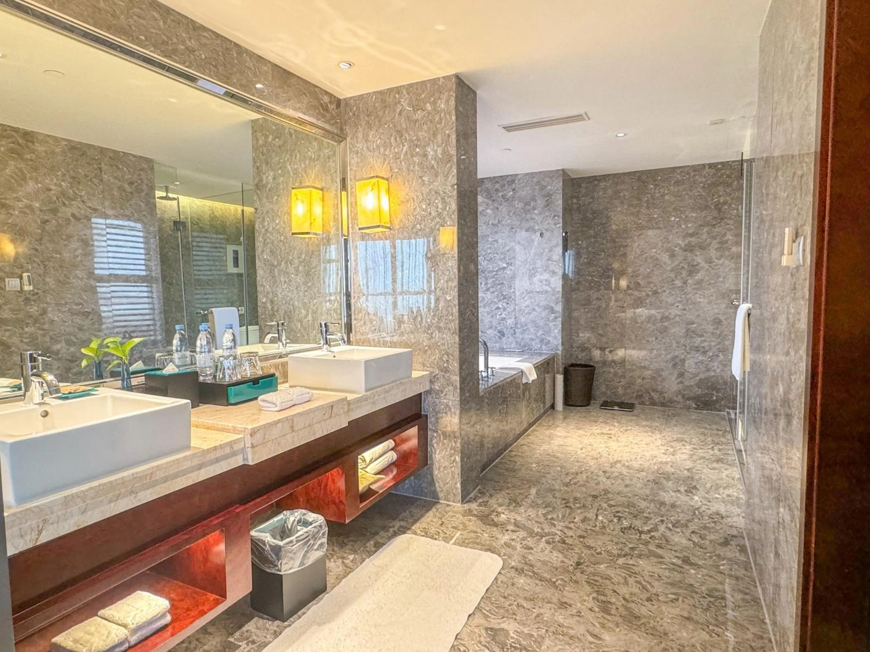 Bathroom in Grand Metropark Universal Dinosaur Town Hotel