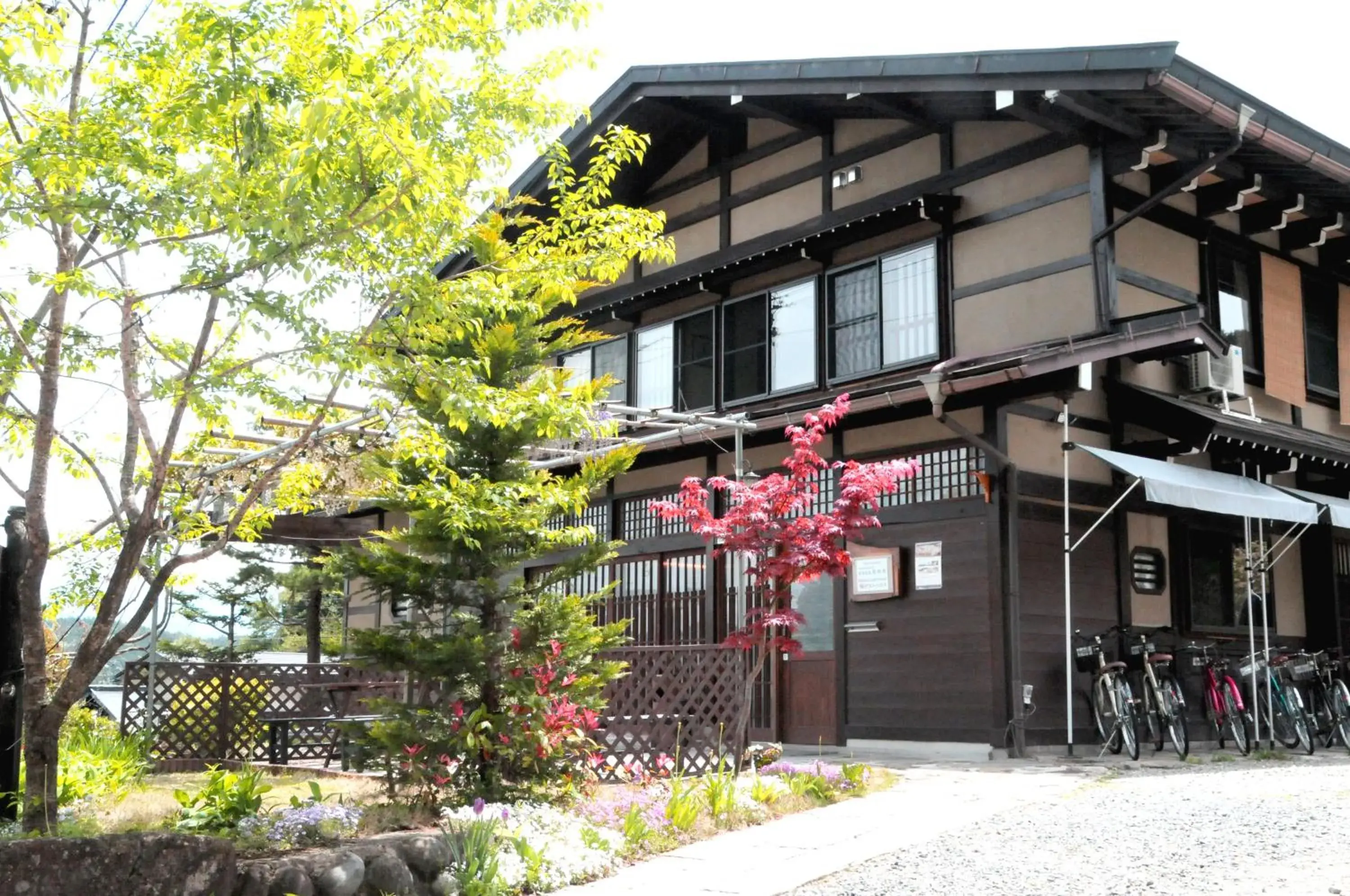 Facade/entrance in Sakura Guest House Facade/entrance in Sakura Guest House