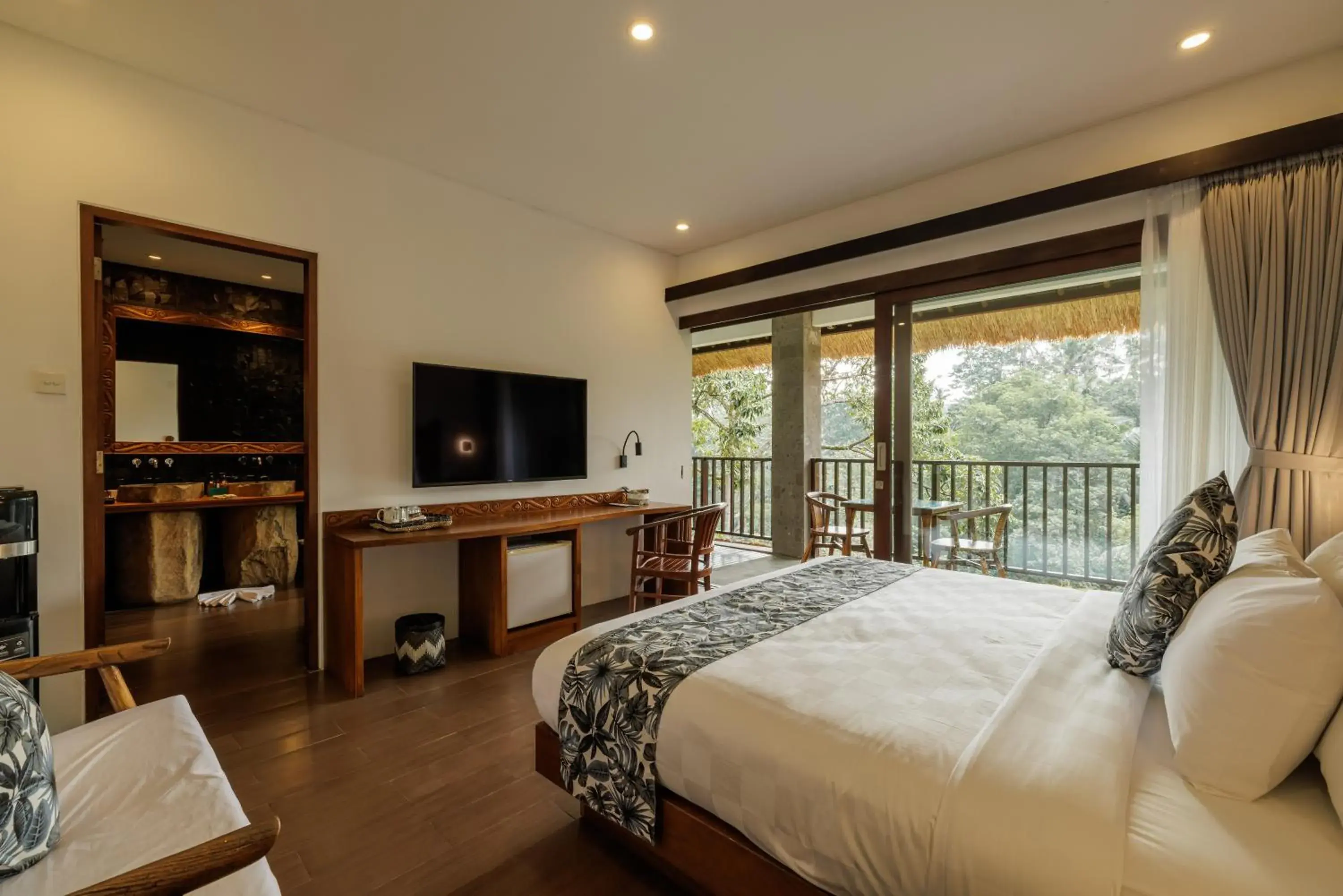 TV and multimedia, Bed in Ubud Dedari Villas TV and multimedia, Bed in Ubud Dedari Villas