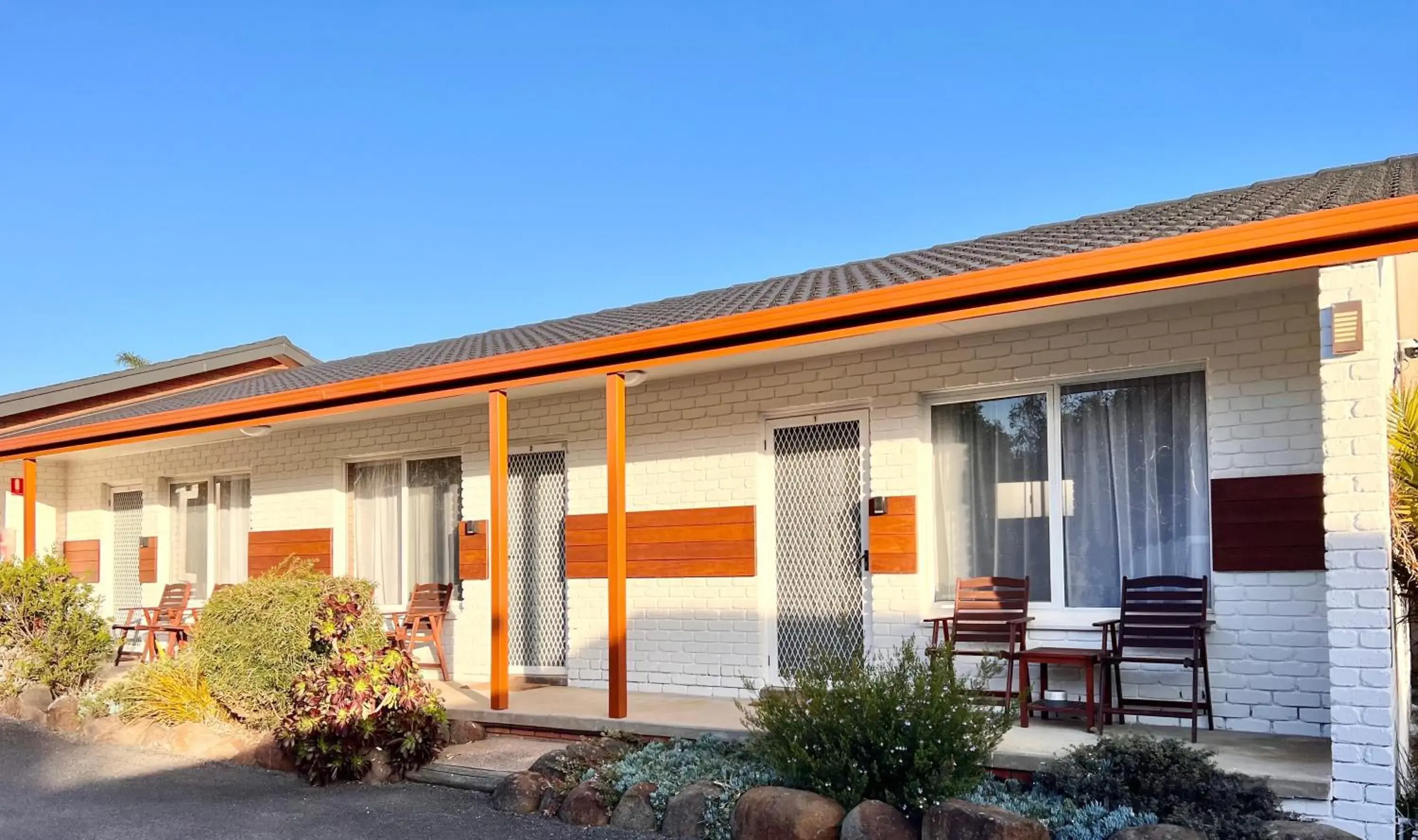 Property building in Port Campbell Motor Inn Property building in Port Campbell Motor Inn