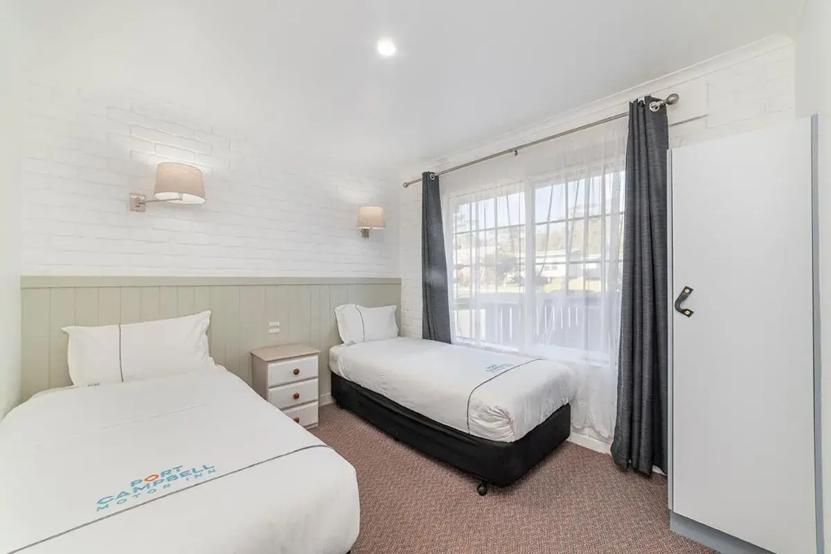 Bed in Port Campbell Motor Inn Bed in Port Campbell Motor Inn