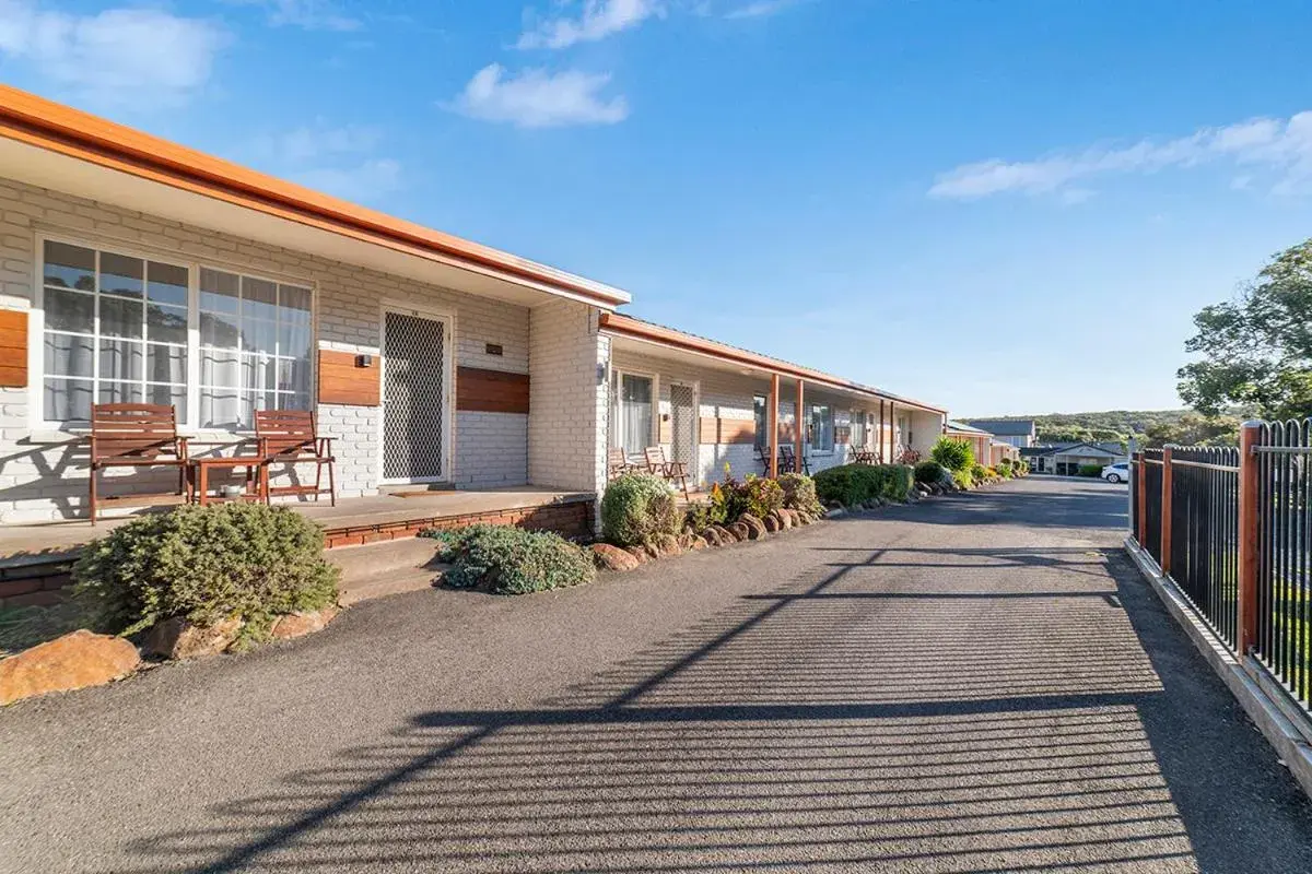 Property building in Port Campbell Motor Inn Property building in Port Campbell Motor Inn