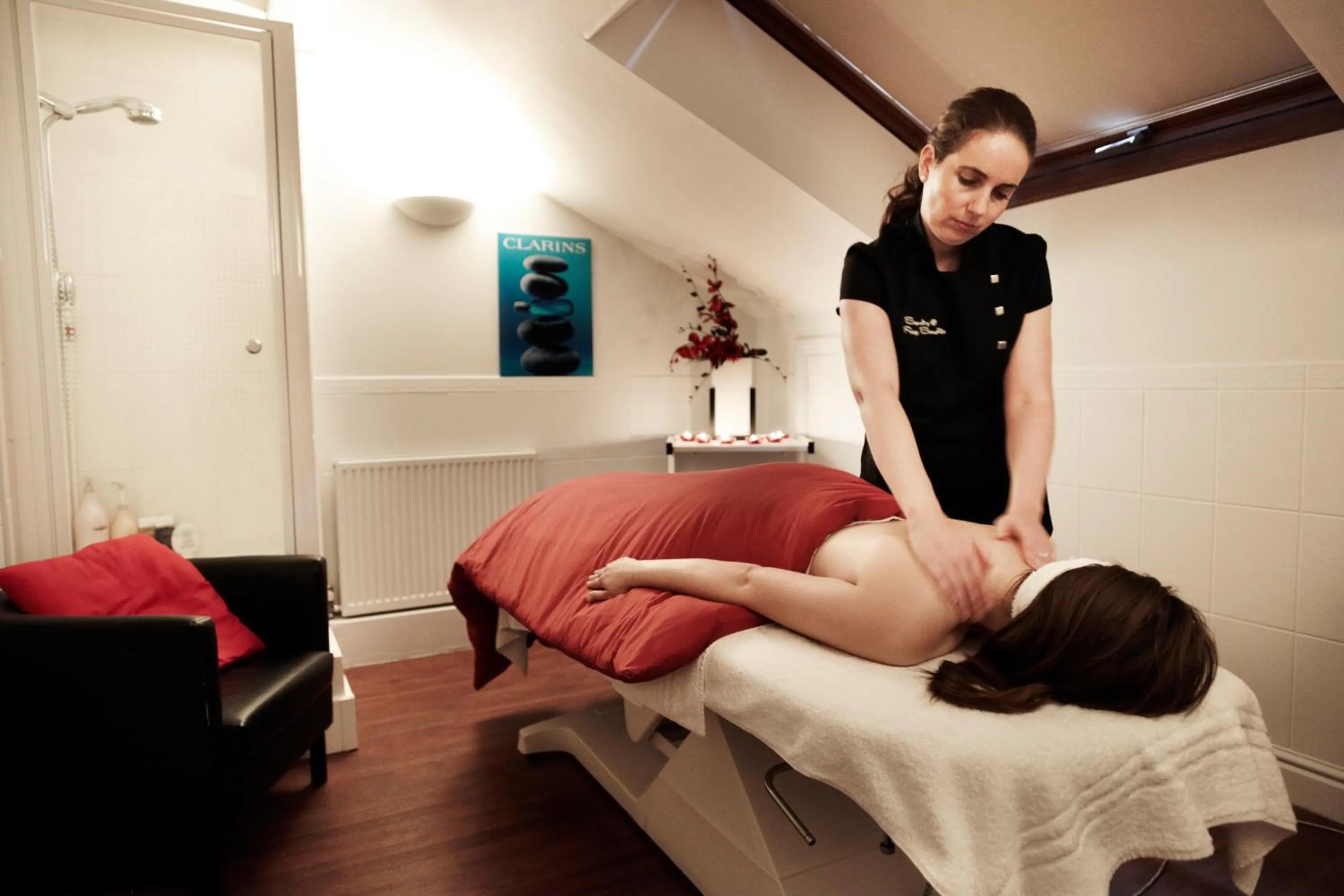 Massage in The Essex Golf & Country Club Hotel