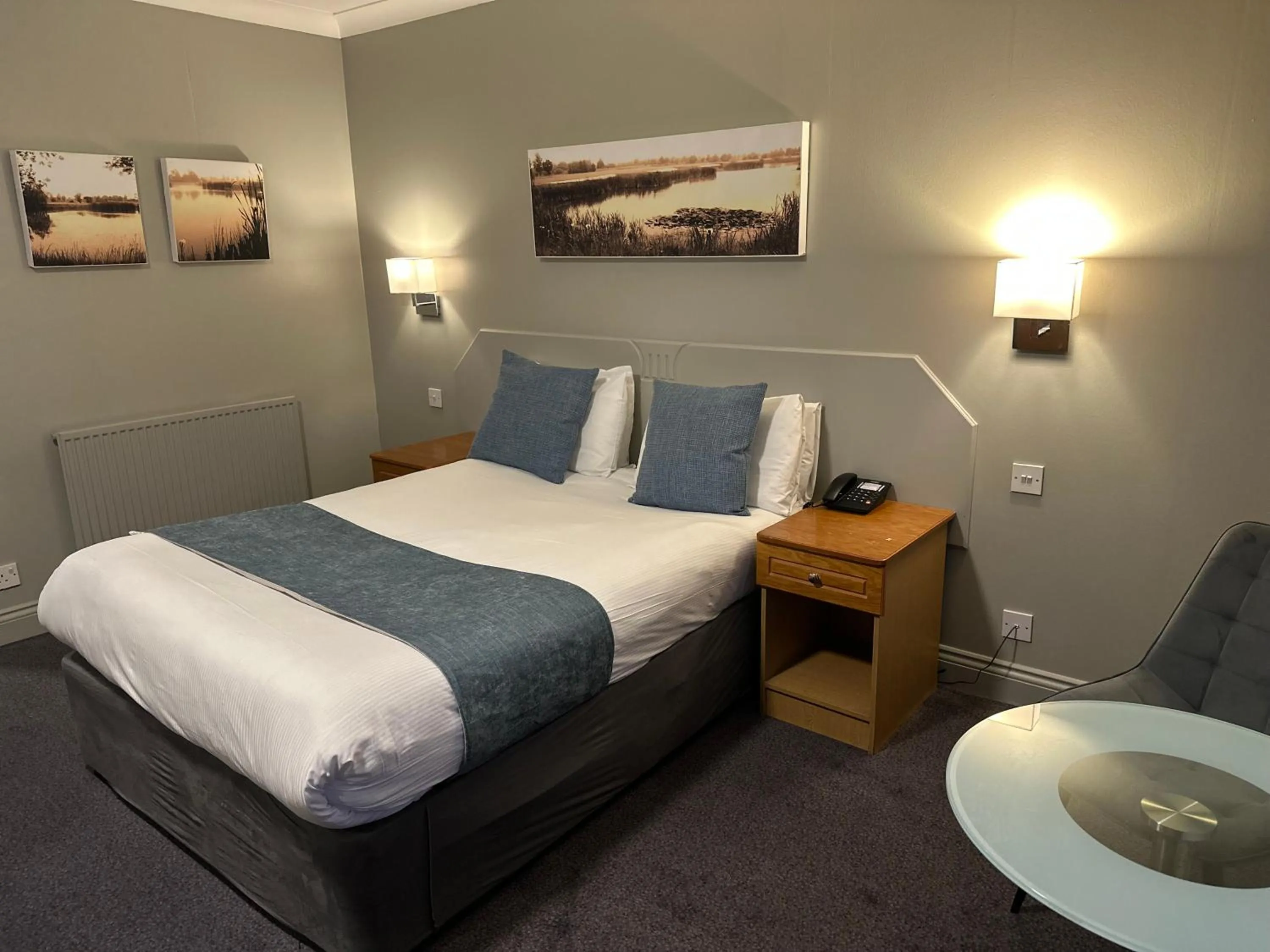 Bed in The Essex Golf & Country Club Hotel