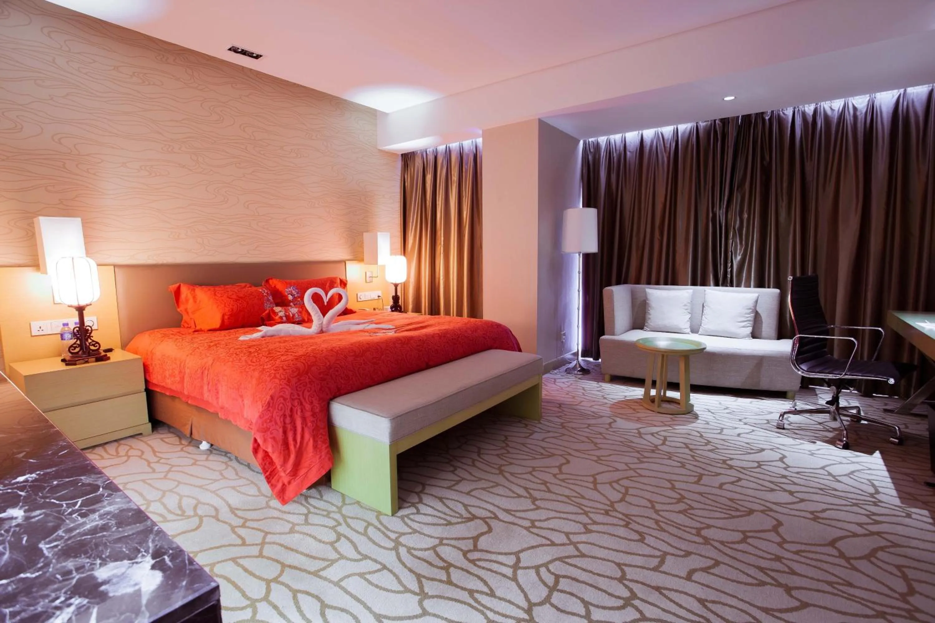 Photo of the whole room, Bed in Radisson Hotel Tianjin Aqua City