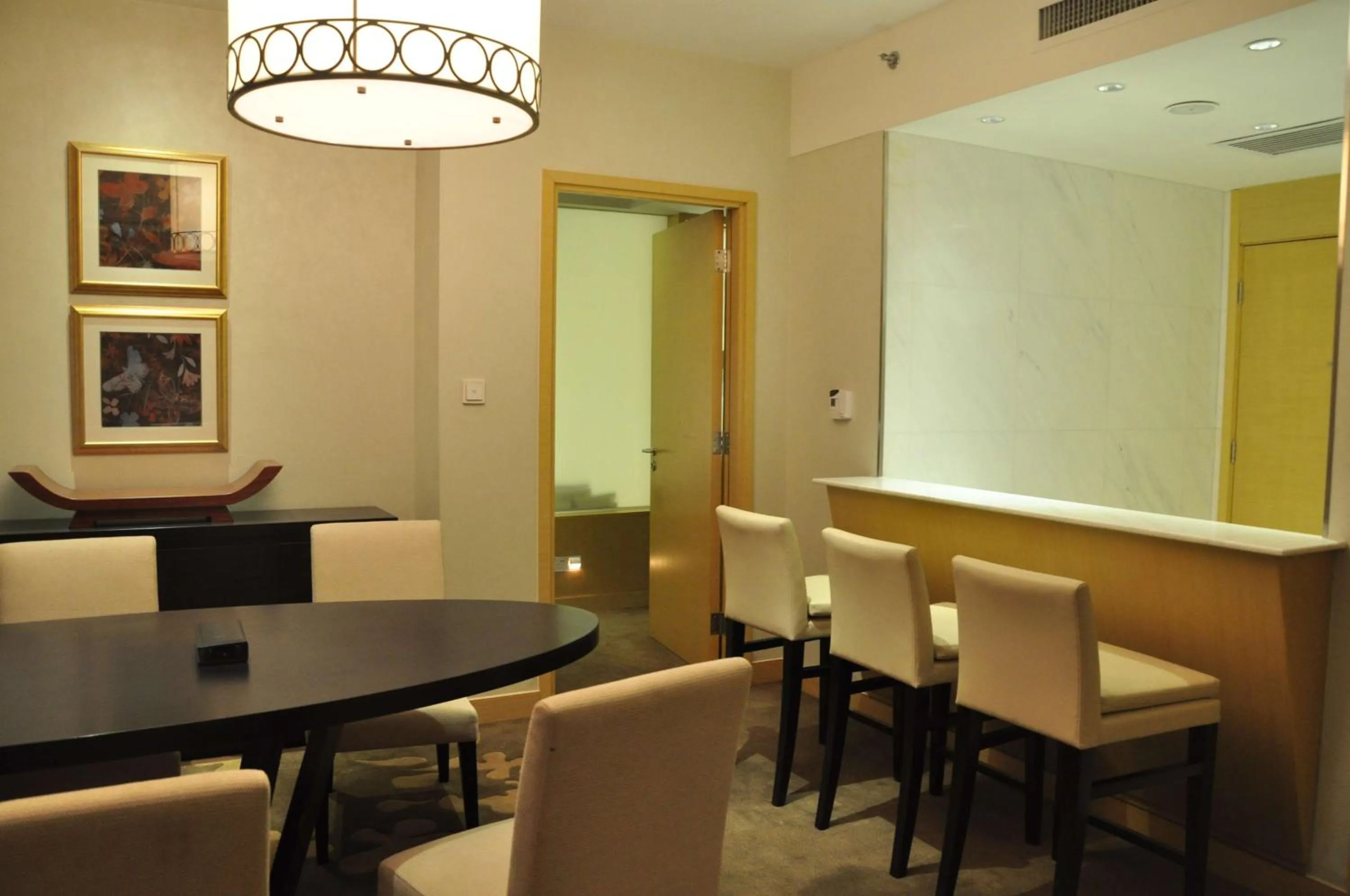 Kitchen or kitchenette in Radisson Hotel Tianjin Aqua City