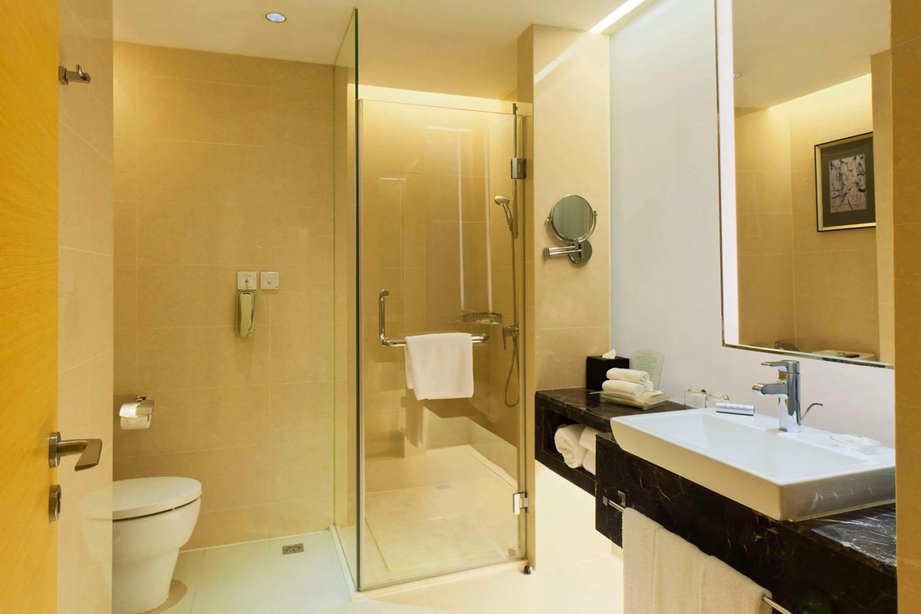 Bathroom in Radisson Hotel Tianjin Aqua City
