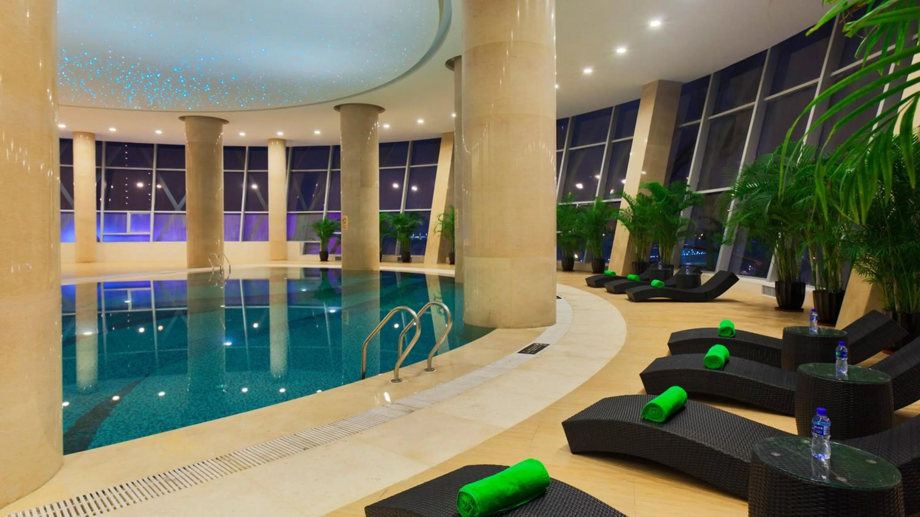 Swimming pool in Radisson Hotel Tianjin Aqua City