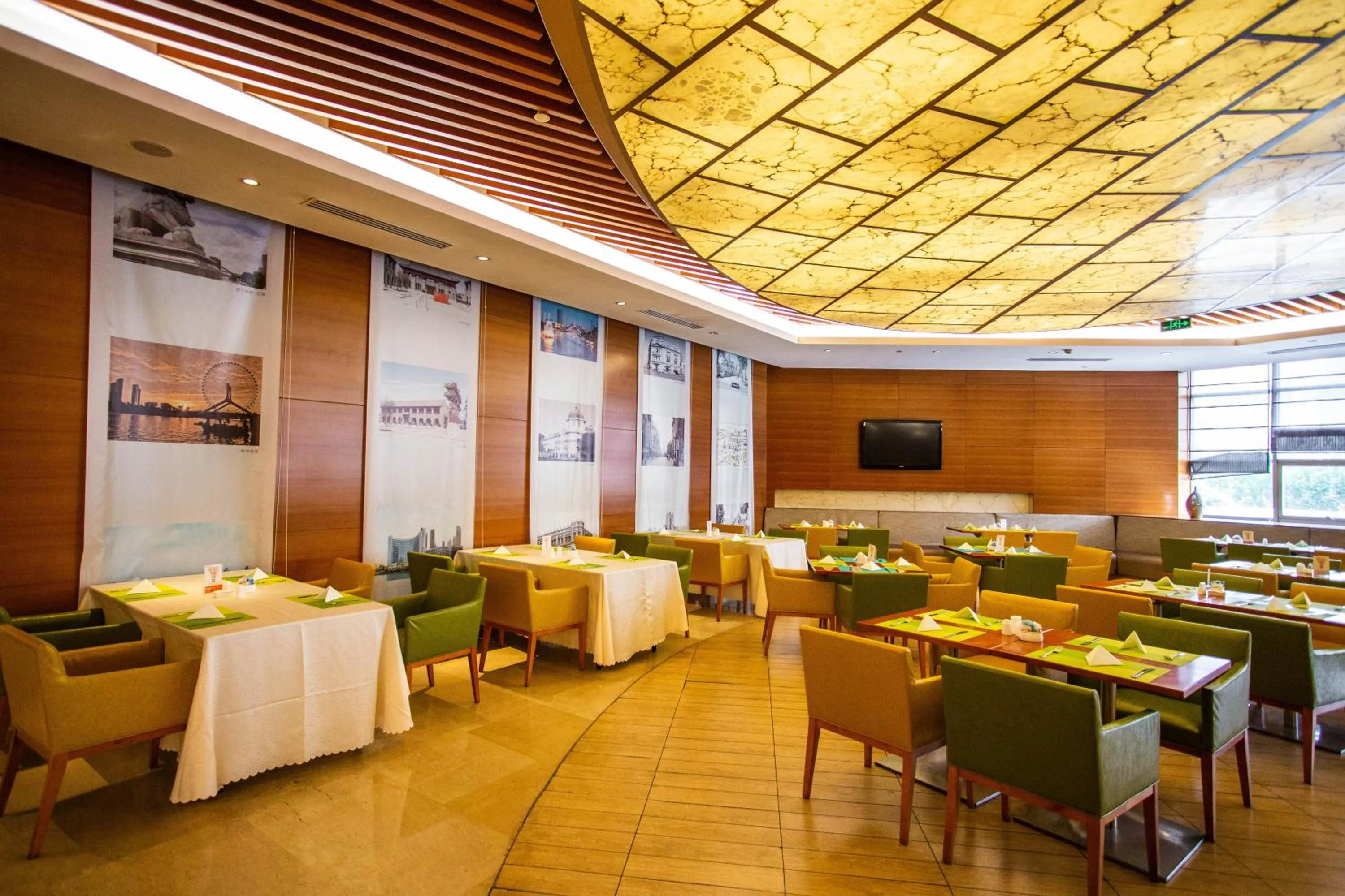 Restaurant/places to eat in Radisson Hotel Tianjin Aqua City