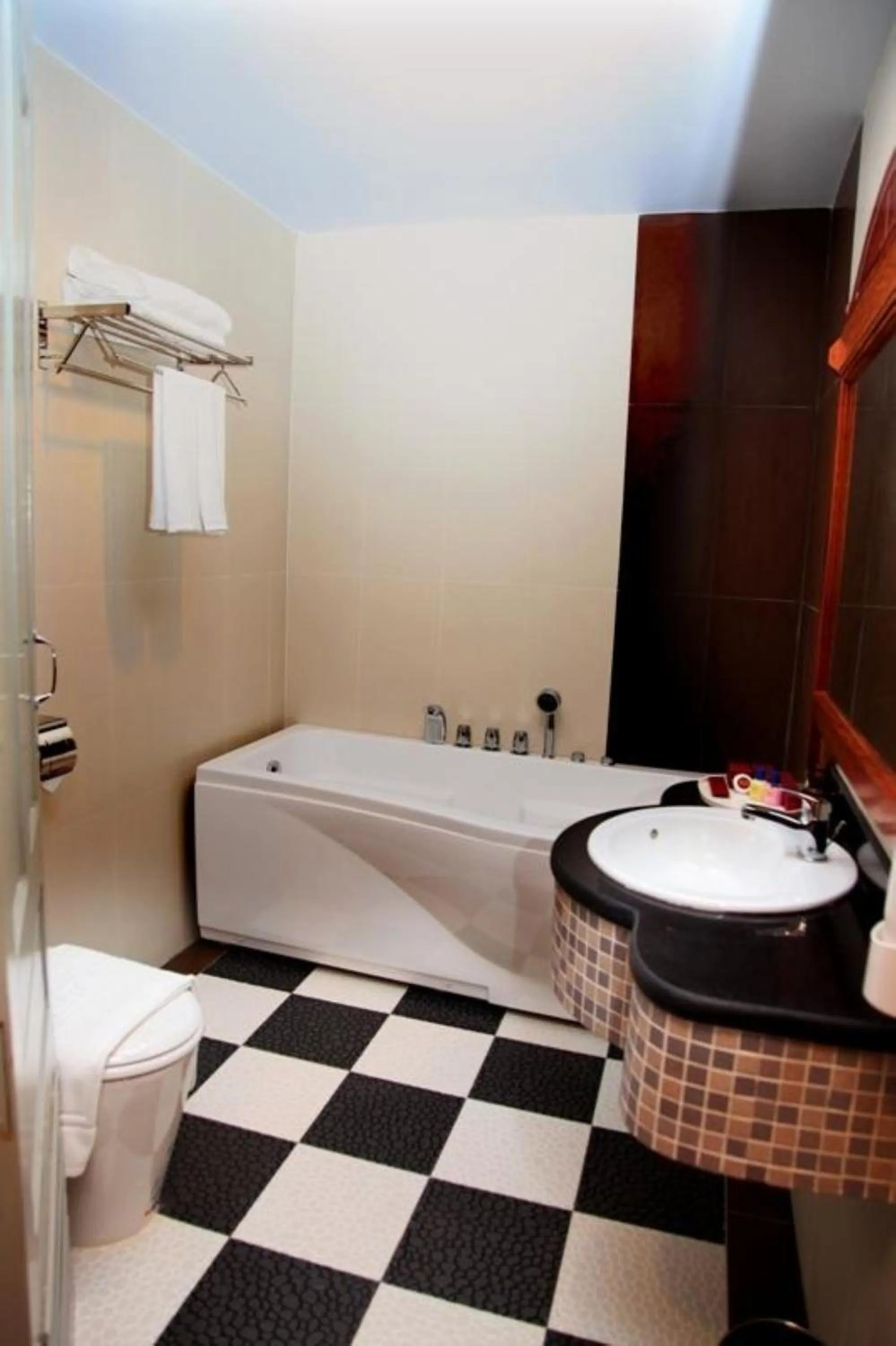 Bathroom in King Fy Hotel
