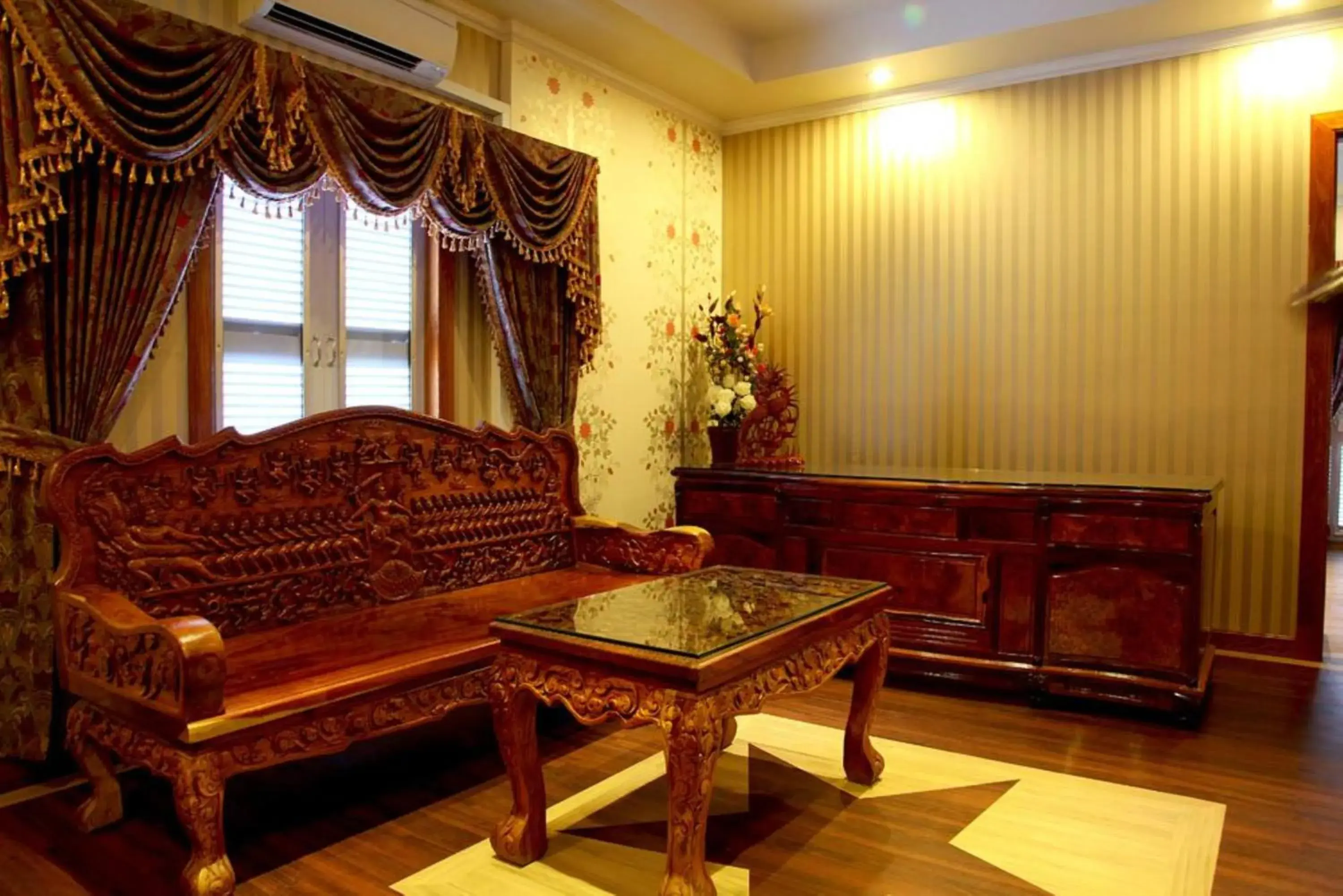 Living room in King Fy Hotel Living room in King Fy Hotel