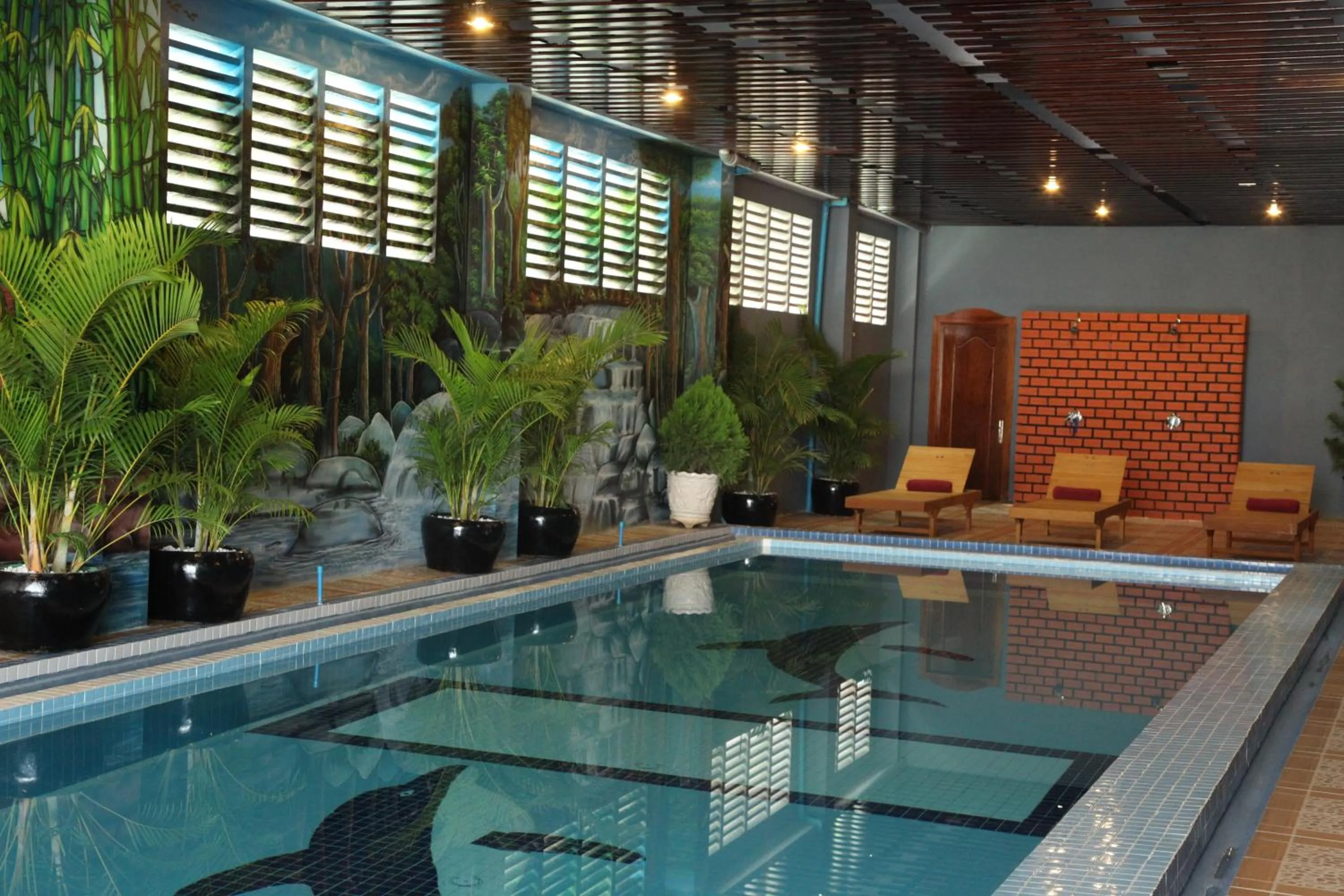 Swimming pool in King Fy Hotel