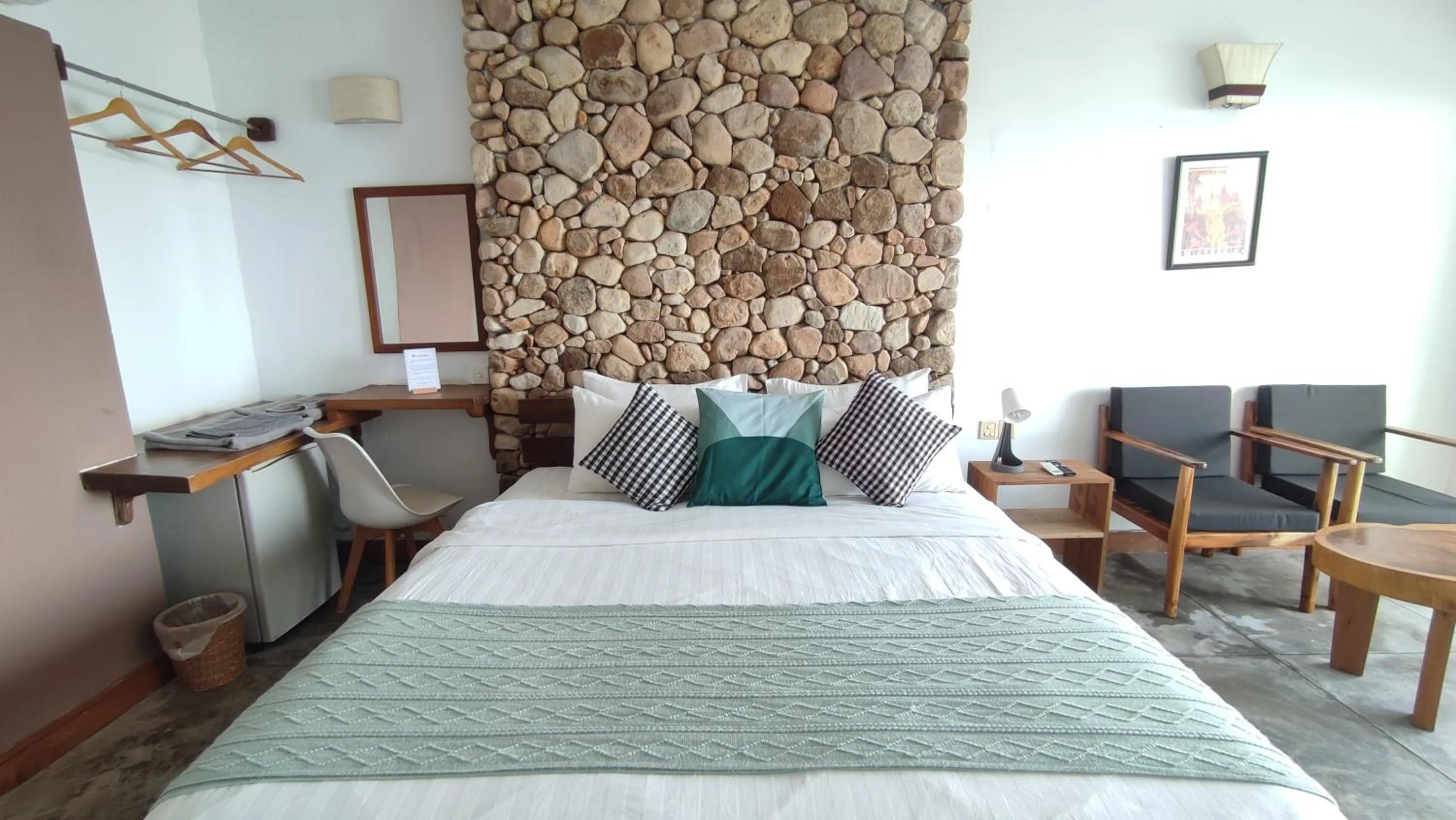 Photo of the whole room, Bed in Saravoan-Kep Hotel