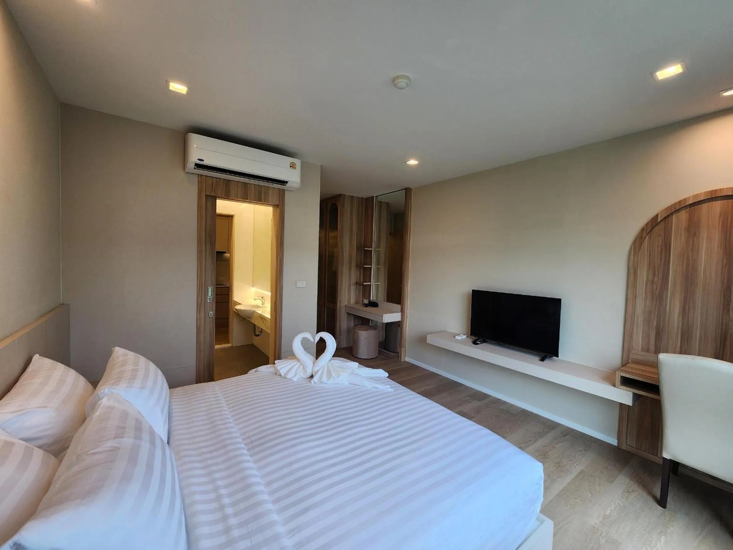 Bed in The Regent ​Phuket ​Serviced Apartment ​Kamala ​Beach