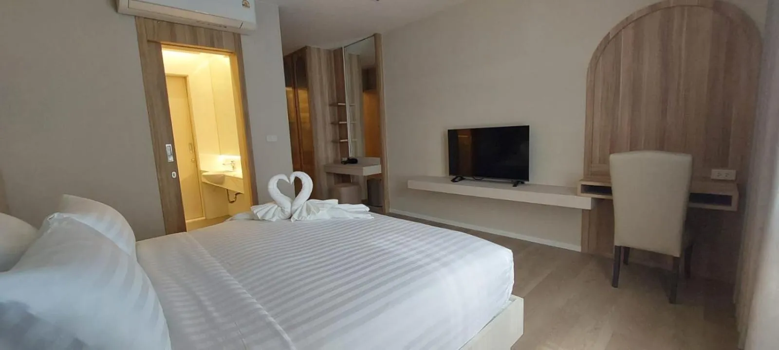 Bed in The Regent ​Phuket ​Serviced Apartment ​Kamala ​Beach