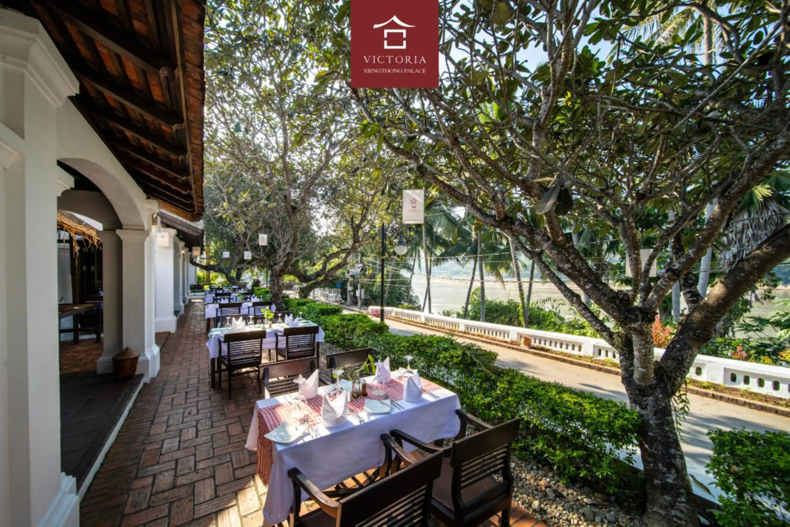 Restaurant/places to eat in Victoria XiengThong Palace