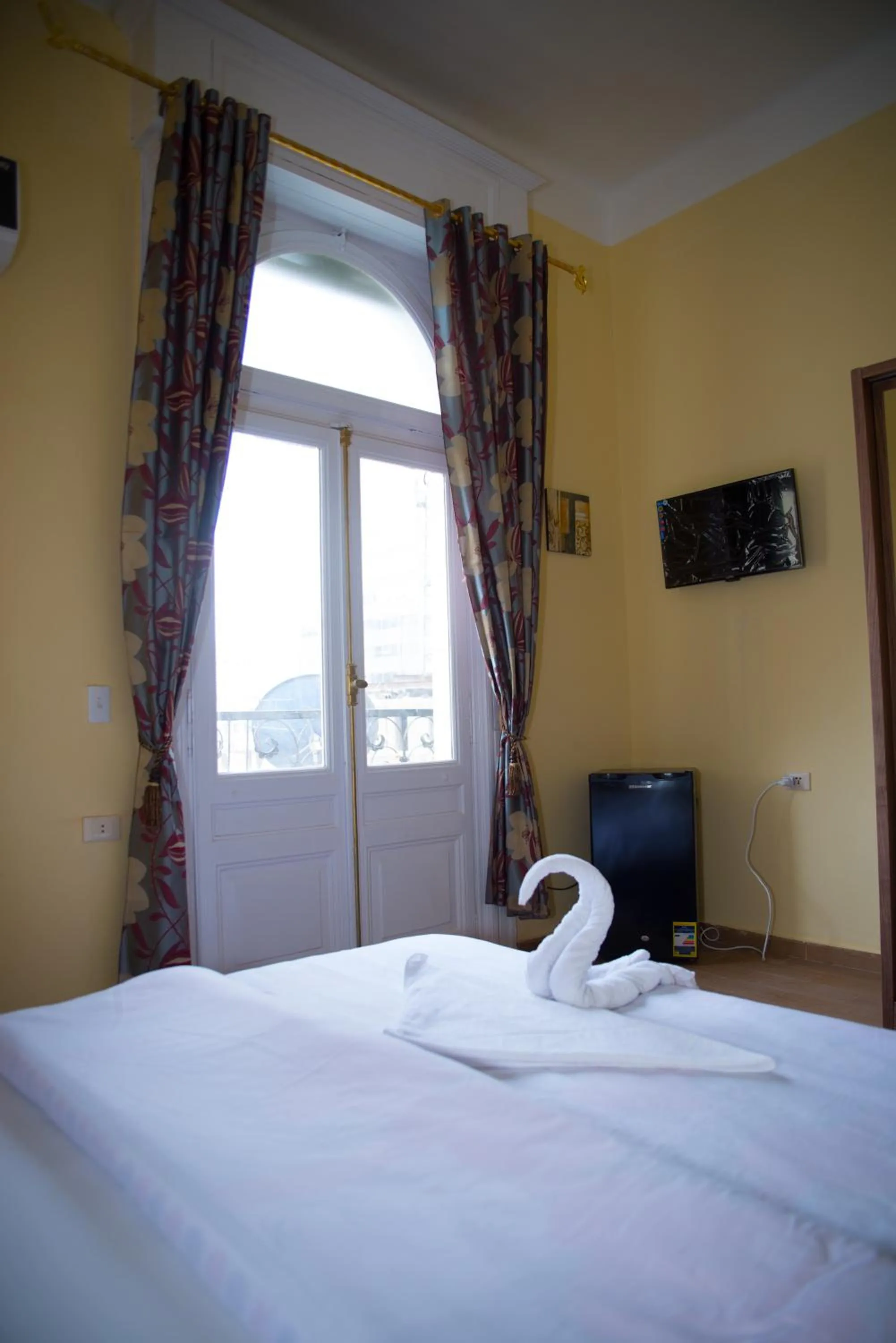 Bed in New Grand Royal Hotel Cairo