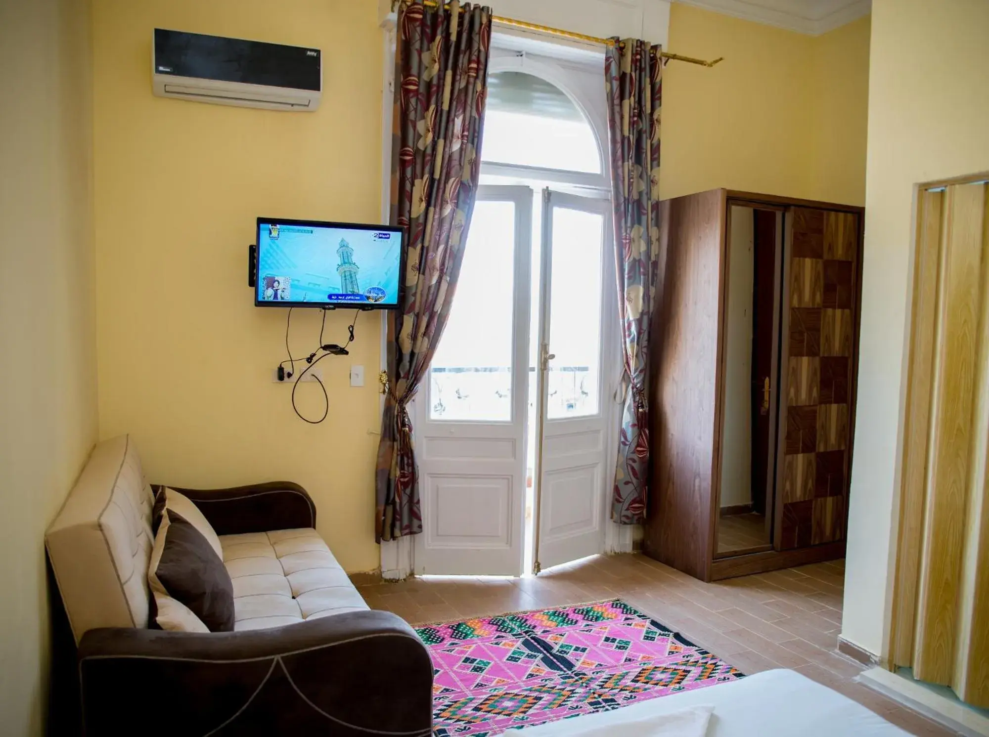 Bed in New Grand Royal Hotel Cairo Bed in New Grand Royal Hotel Cairo