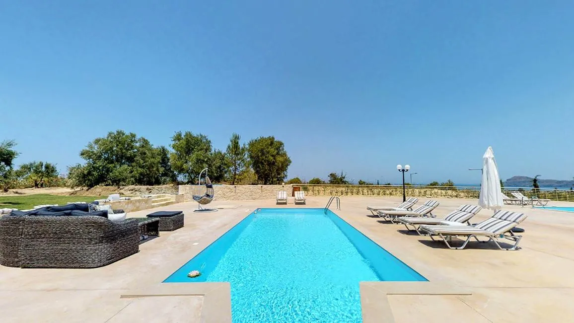 Liberty & Freedom Luxury Villa-heated pool