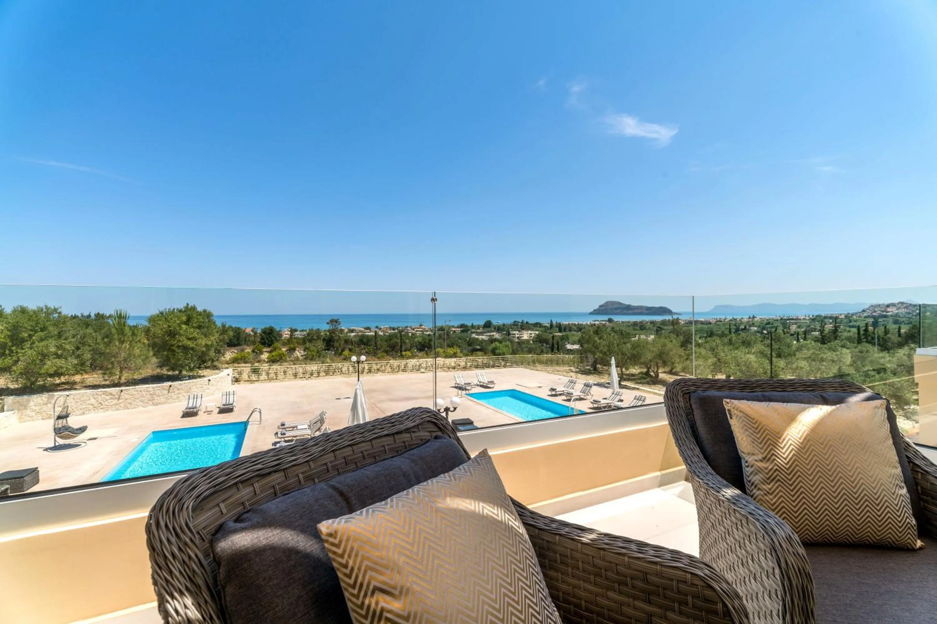 Liberty & Freedom Luxury Villa-heated pool
