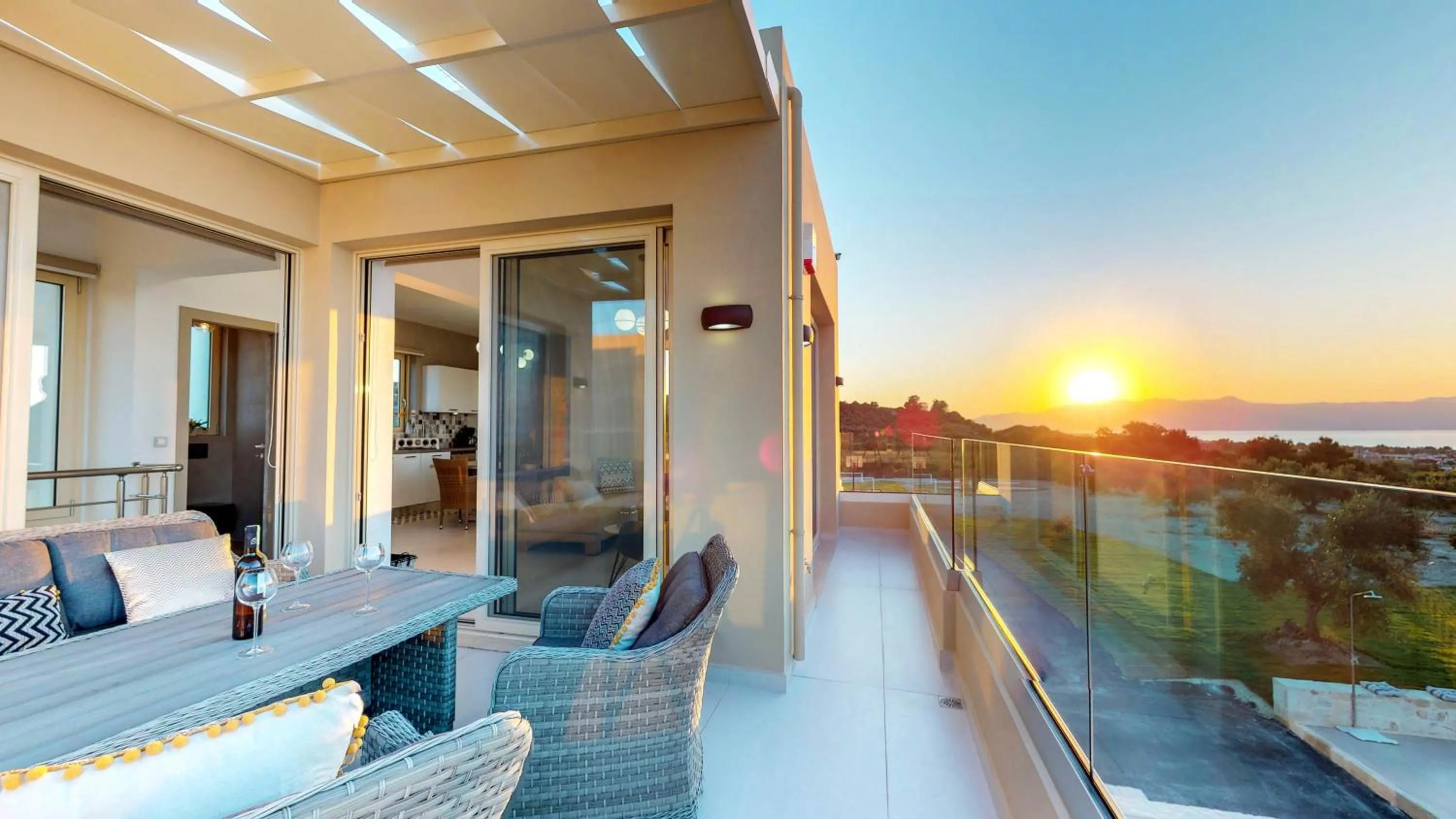 Liberty & Freedom Luxury Villa-heated pool