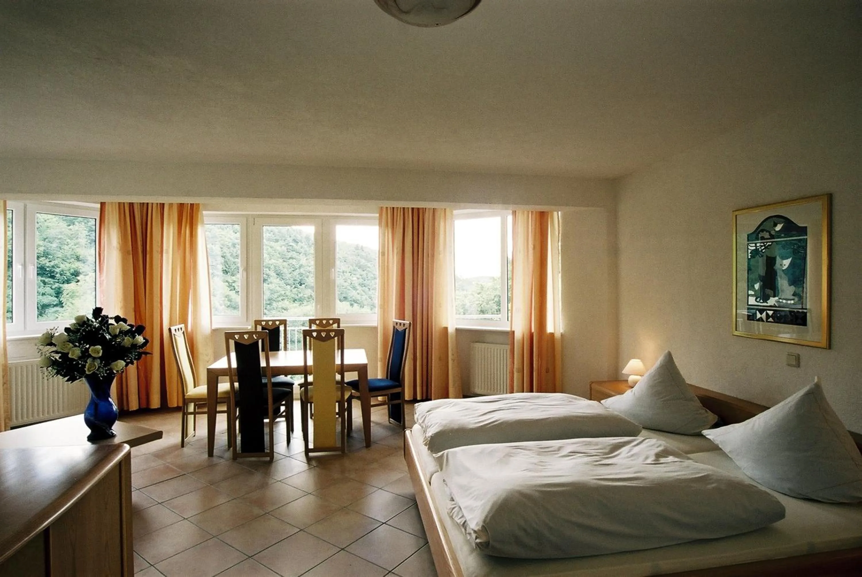 Photo of the whole room, Bed in Hotel Zur Engelsburg