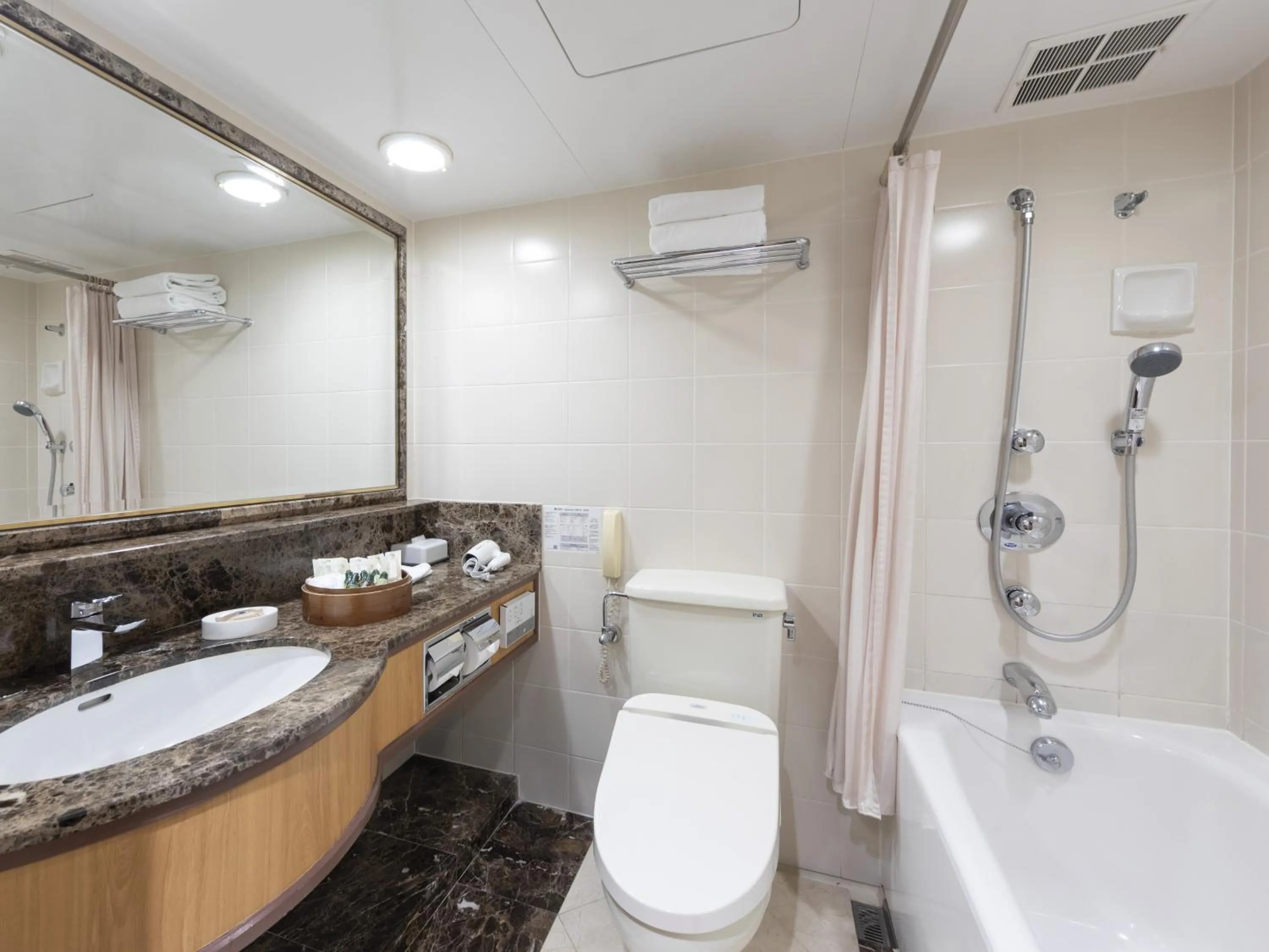 Bathroom in Rose Hotel Yokohama, The Distinctive Collection By WORLDHOTELS