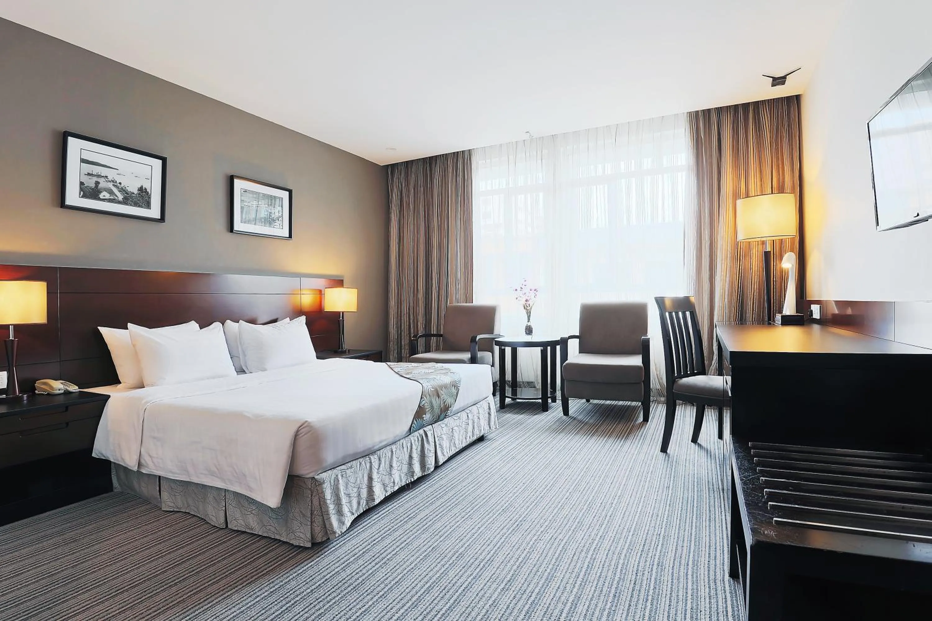 Bedroom, Bed in Hotel Sixty3