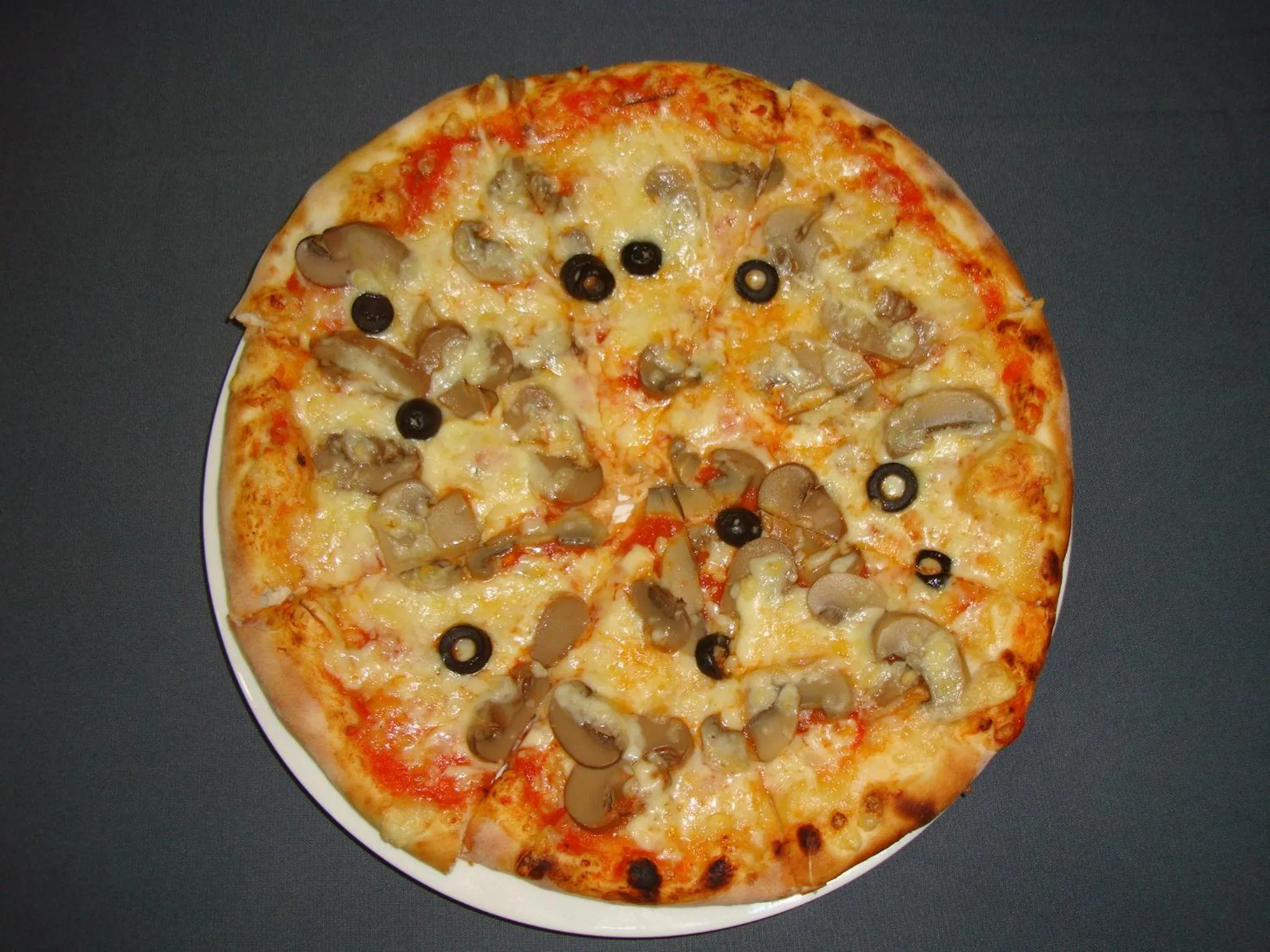 Restaurant/places to eat in Royal Astoria Hotel