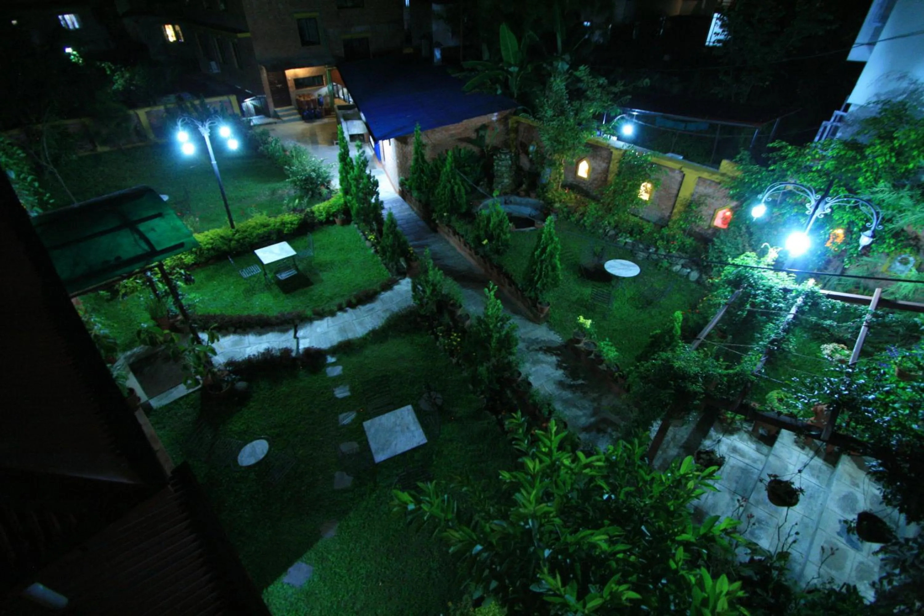Garden in Royal Astoria Hotel