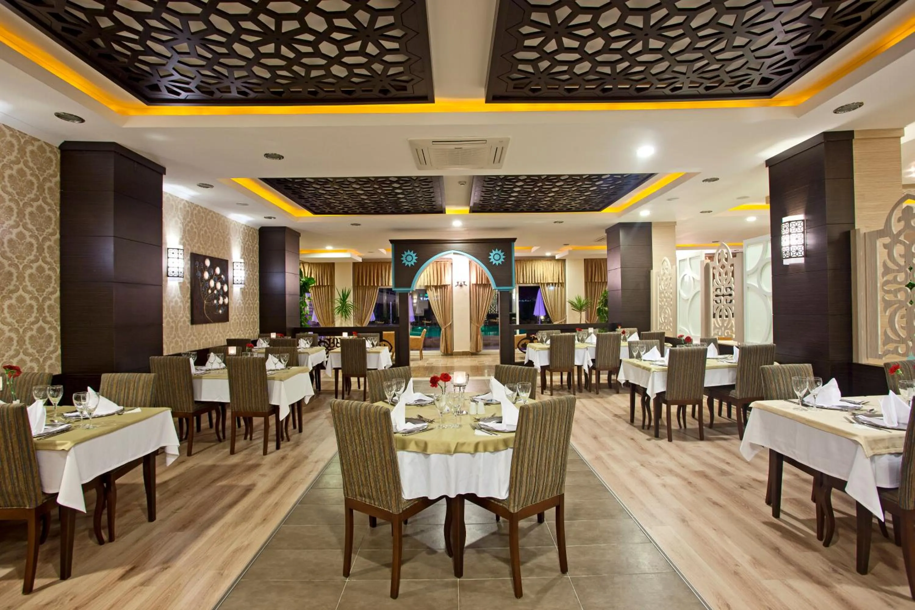 Restaurant/places to eat in Titan Select Hotel Ultra All Inclusive