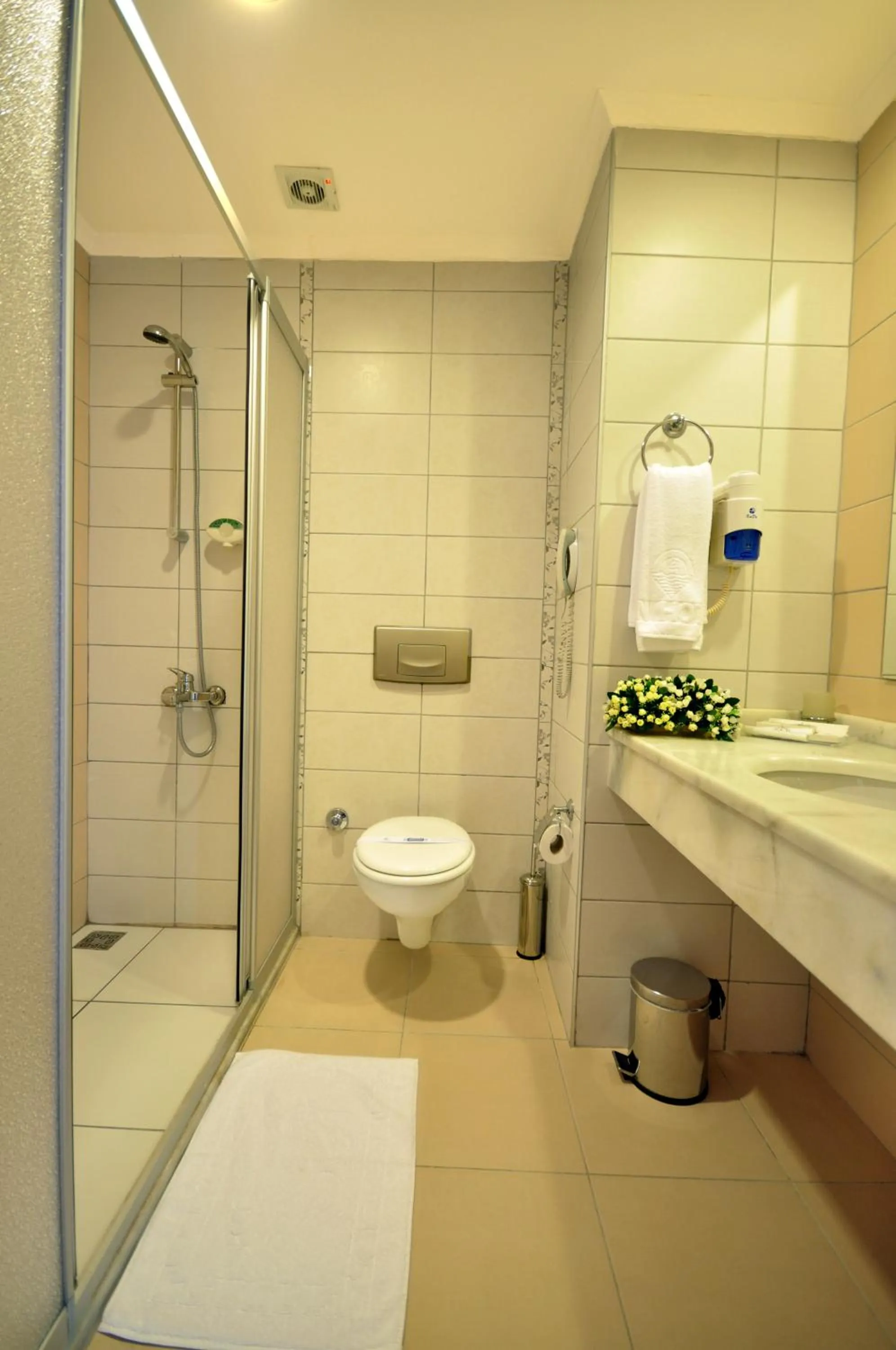 Shower in Titan Select Hotel Ultra All Inclusive