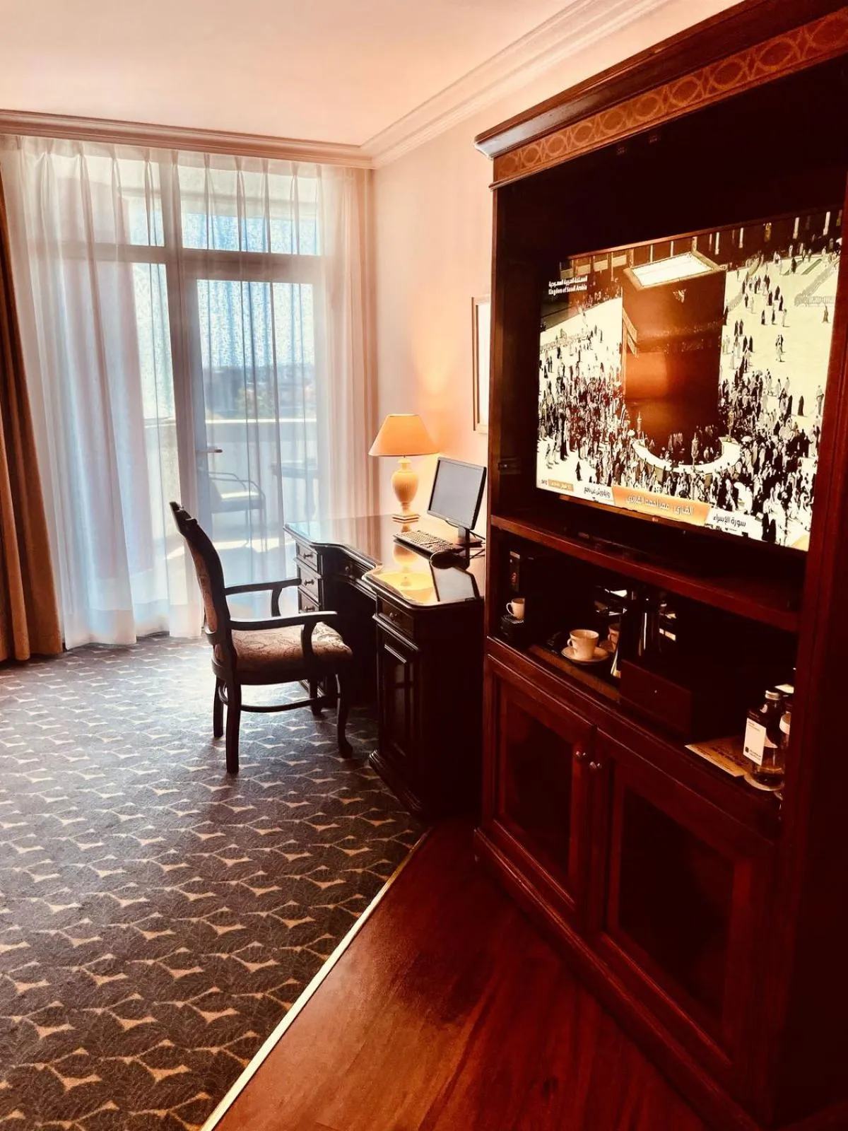 TV and multimedia in Abha Palace Hotel