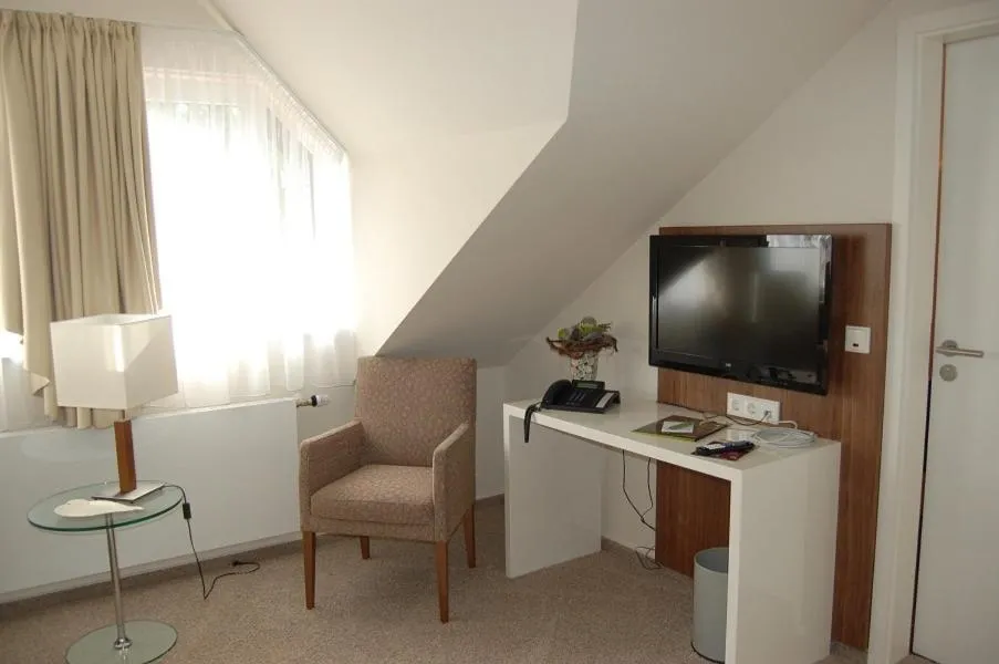 TV and multimedia in Restaurant Niedmühle Land & Genuss Hotel