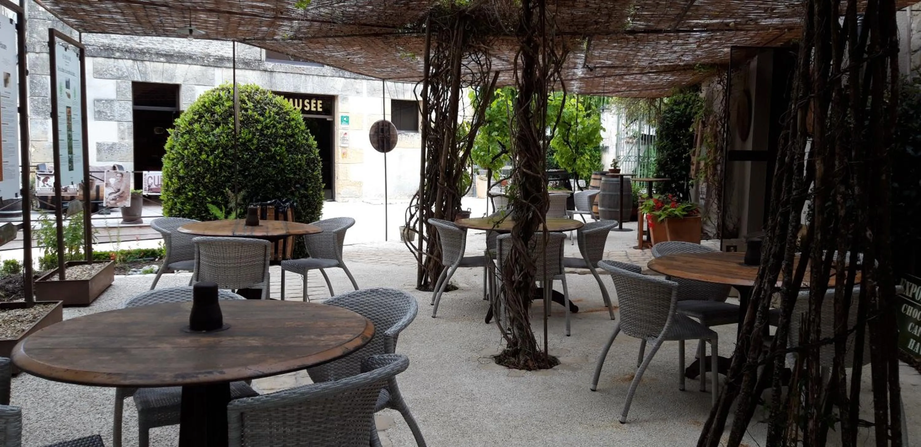 Patio in Logis Des Bessons