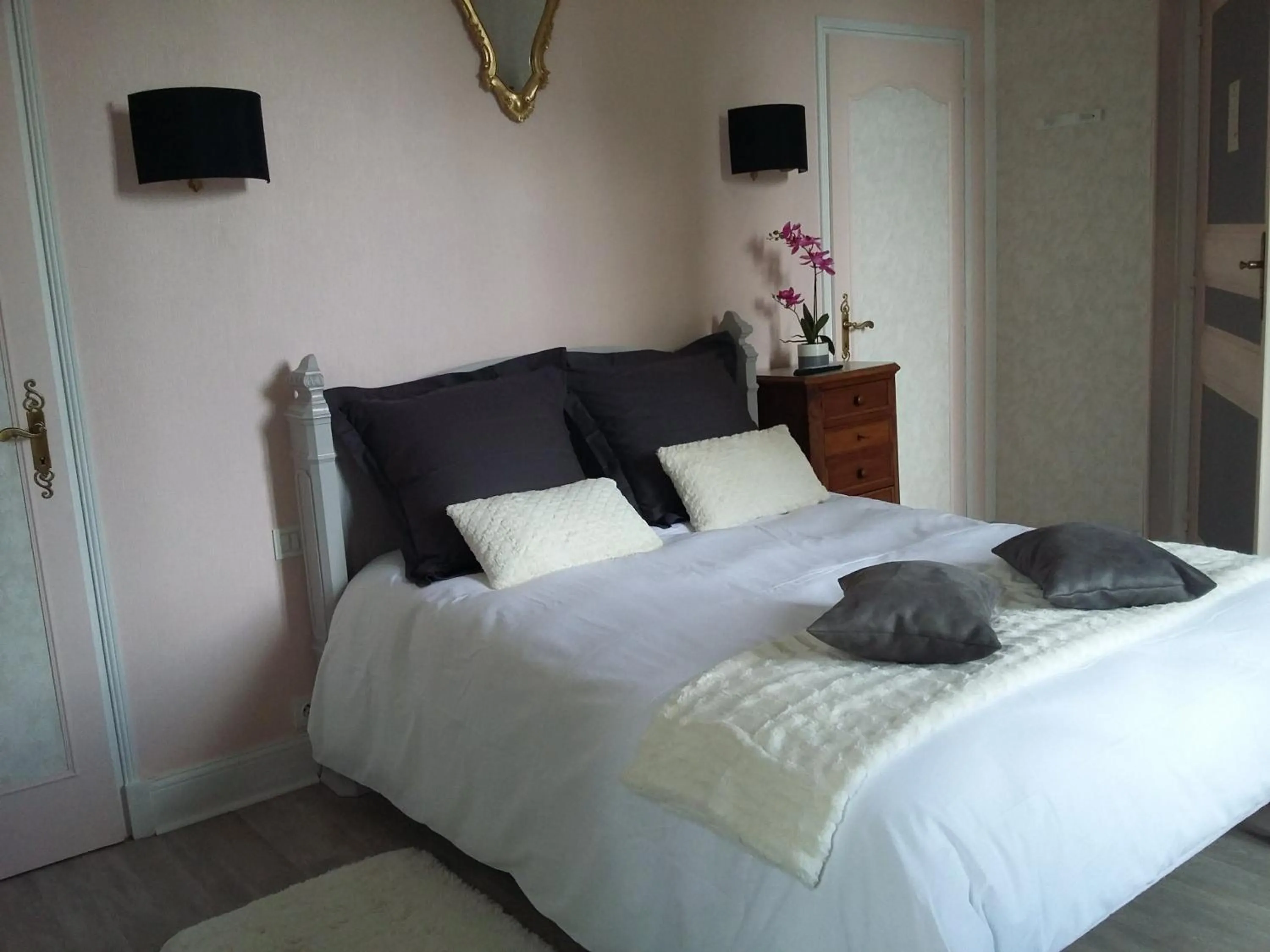 Patio in Logis Des Bessons