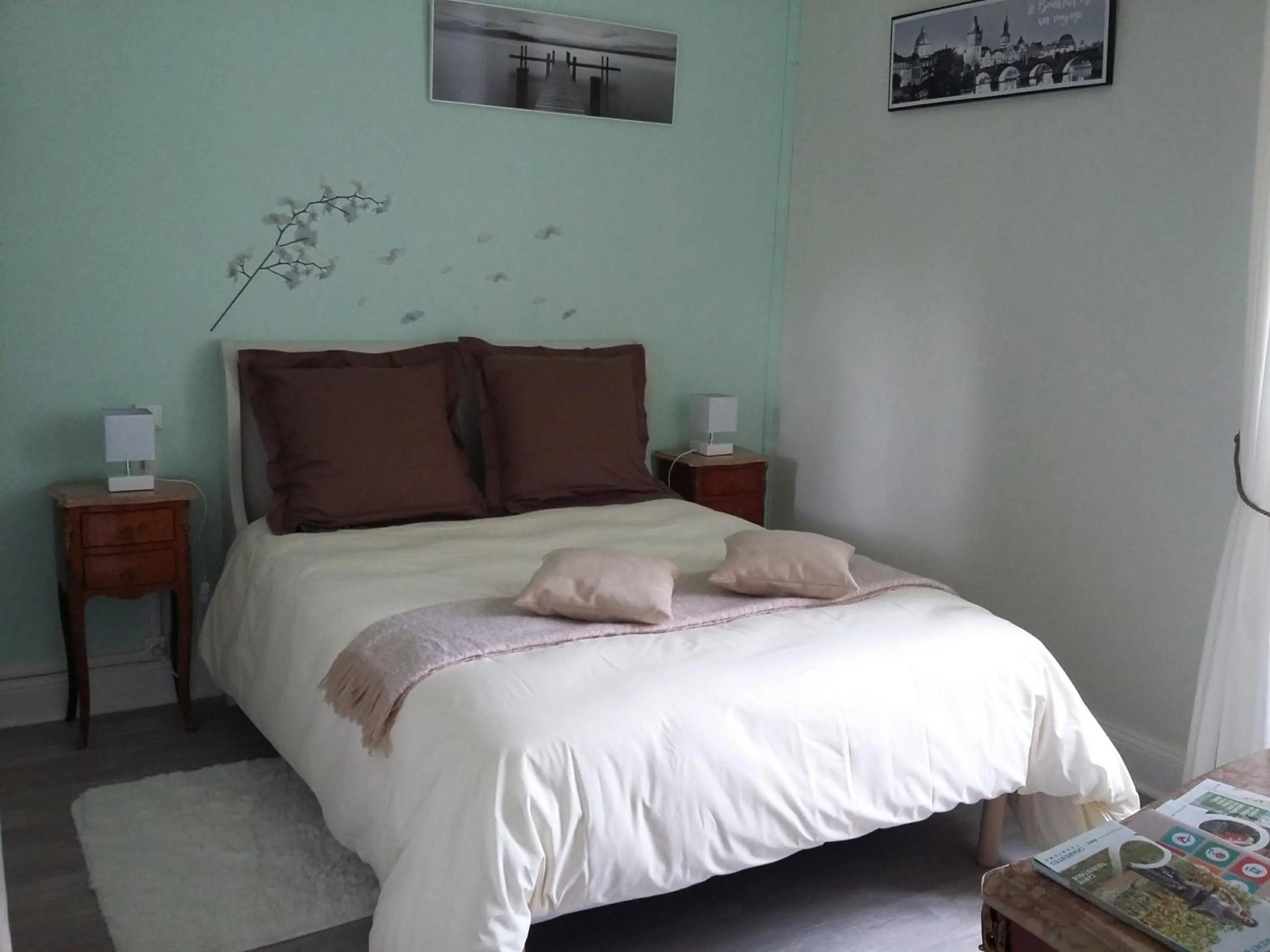 Shower in Logis Des Bessons