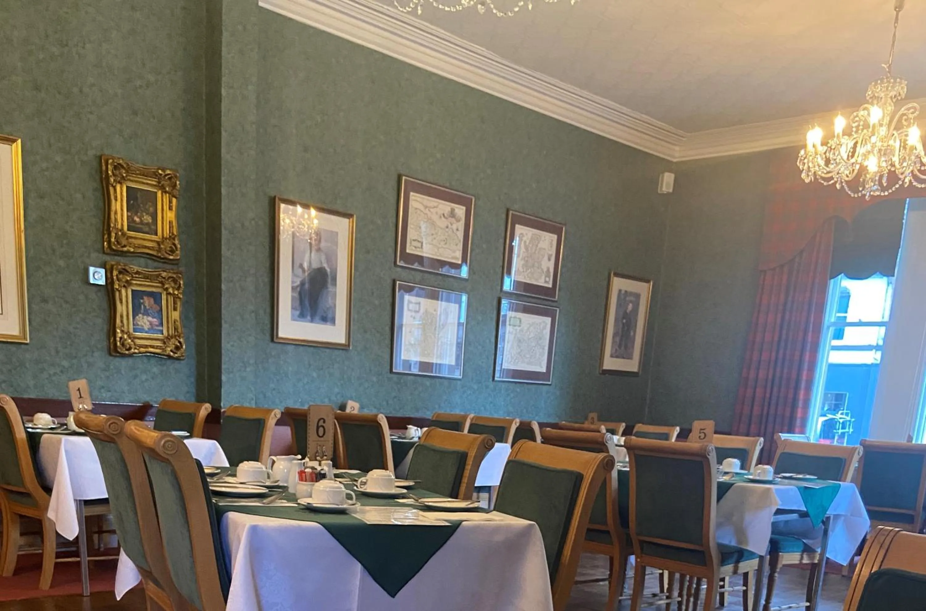 Breakfast in Lovat Arms Hotel