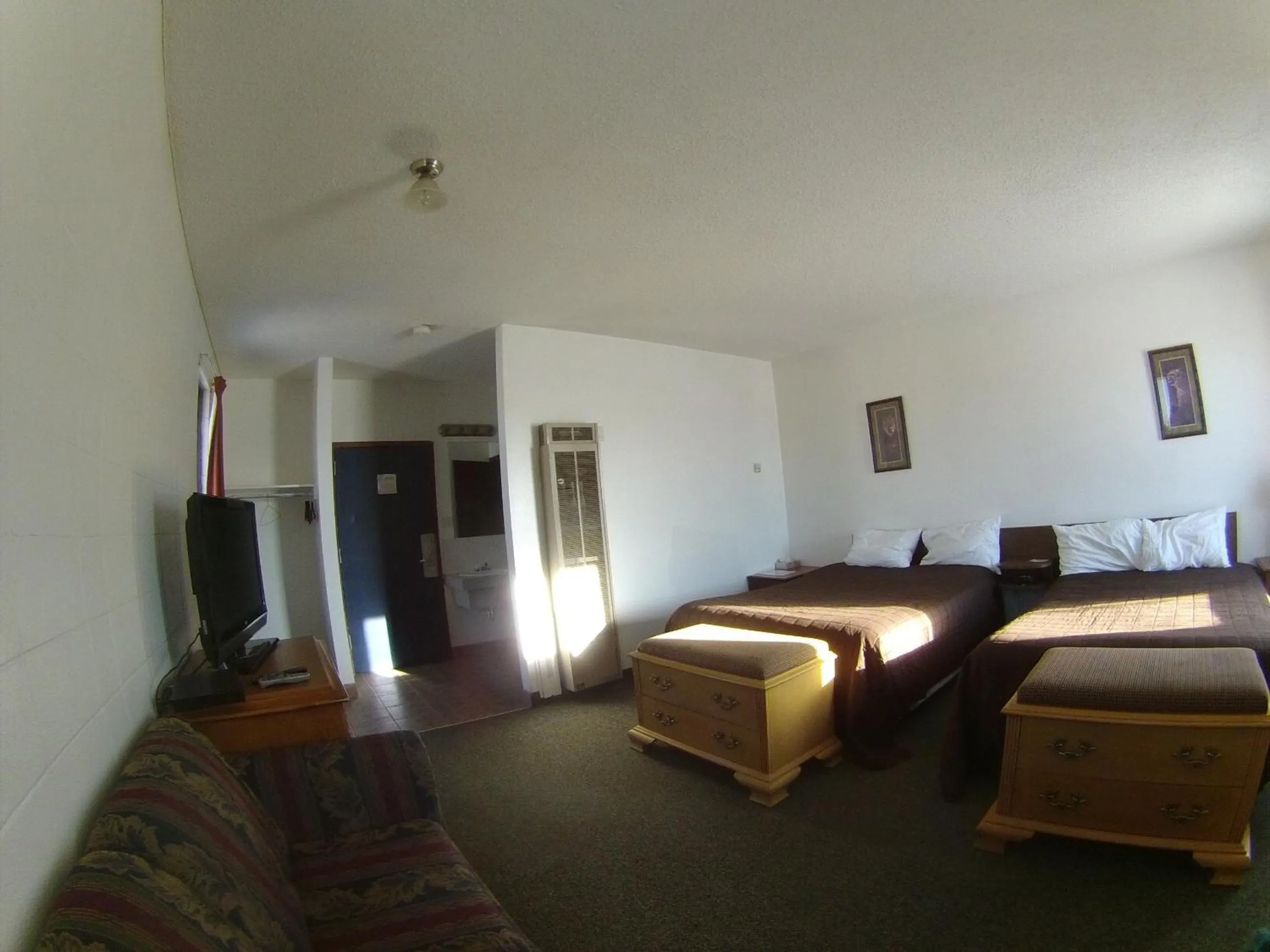 Bed in Rycroft Hotel