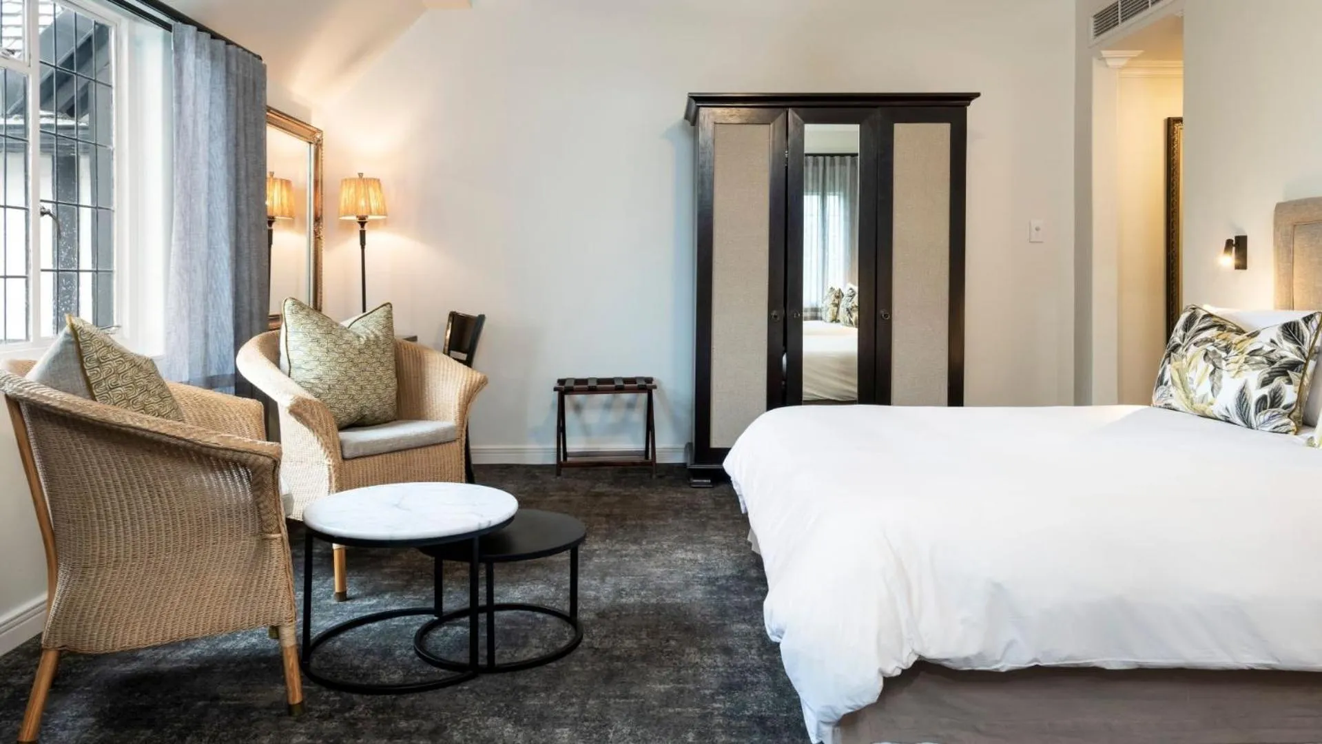 Bed in ANEW Hotel Hilton Pietermaritzburg