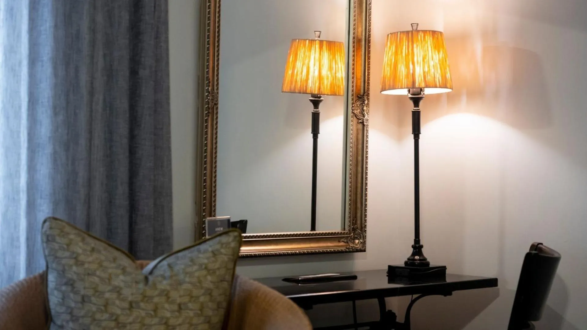 Living room in ANEW Hotel Hilton Pietermaritzburg