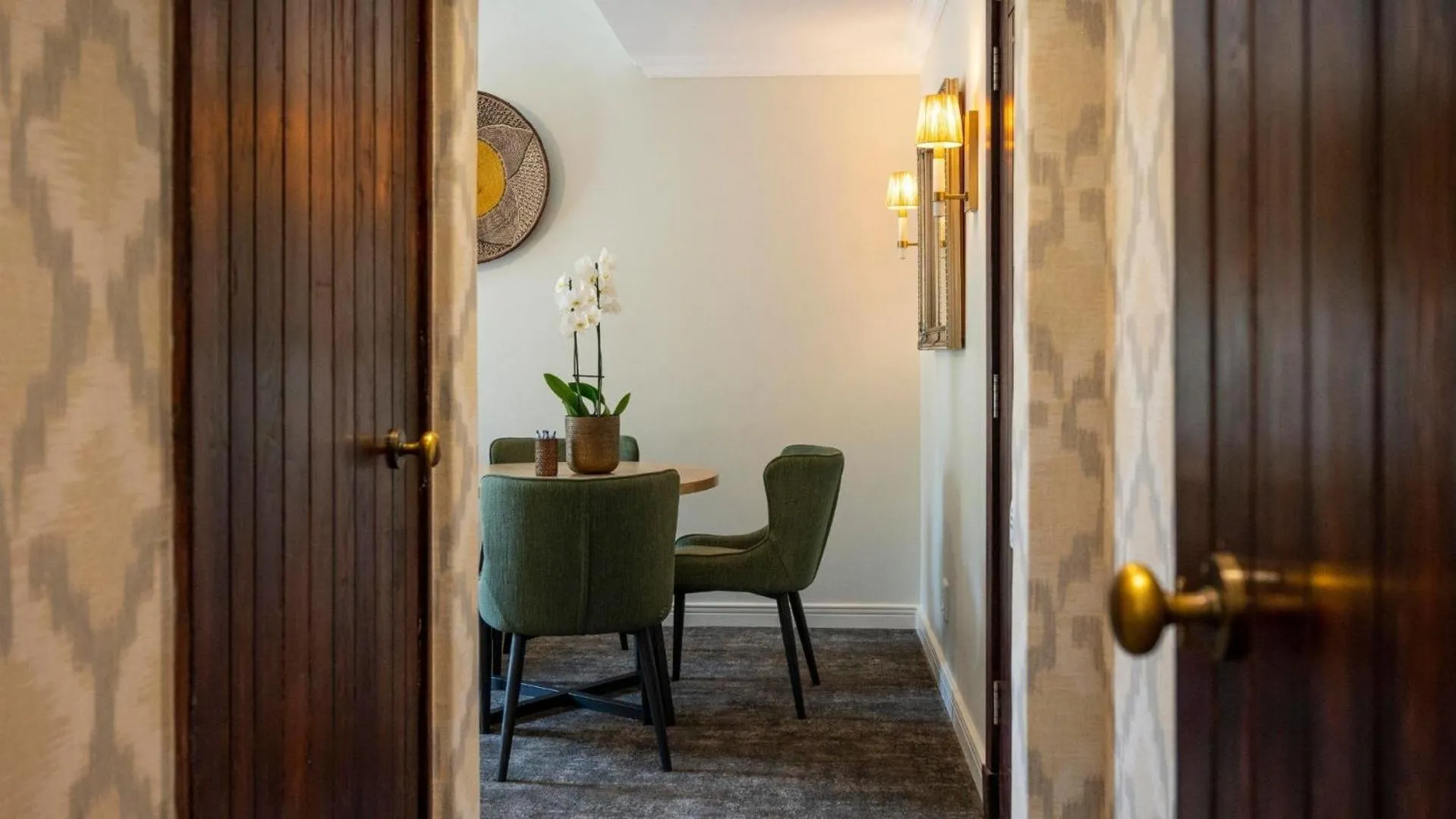 Living room in ANEW Hotel Hilton Pietermaritzburg