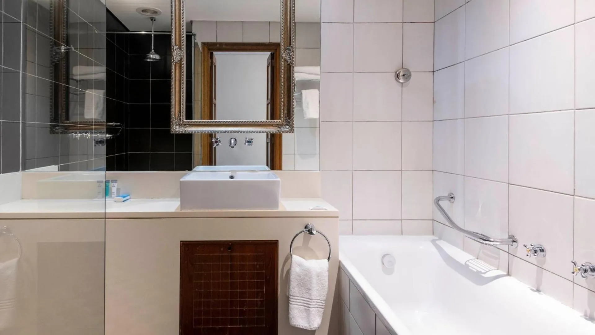 Bathroom in ANEW Hotel Hilton Pietermaritzburg