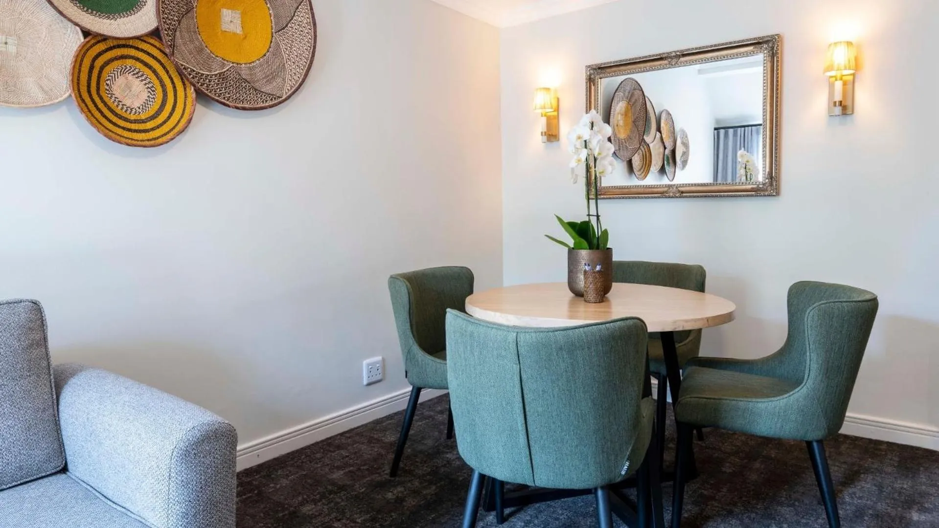 Living room in ANEW Hotel Hilton Pietermaritzburg