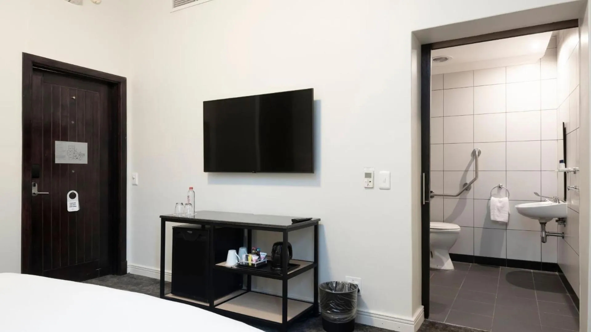 TV and multimedia in ANEW Hotel Hilton Pietermaritzburg