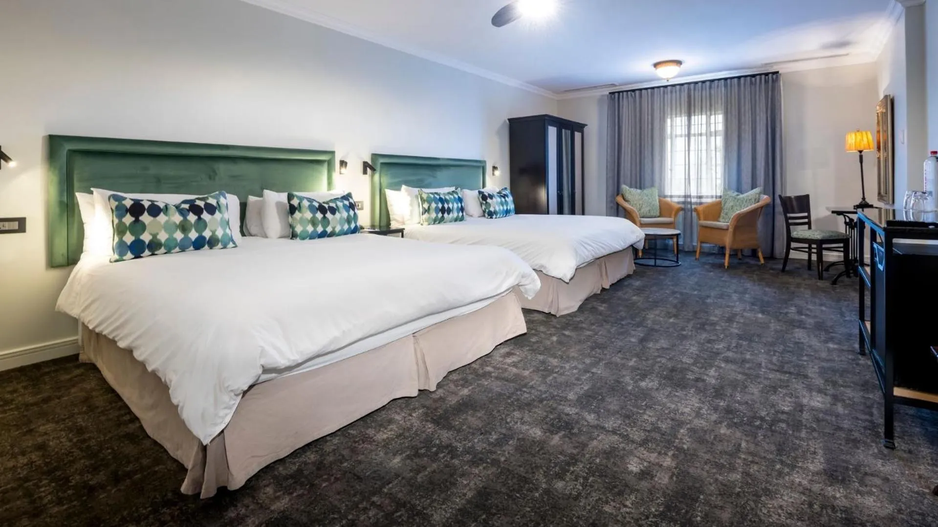 Bed in ANEW Hotel Hilton Pietermaritzburg